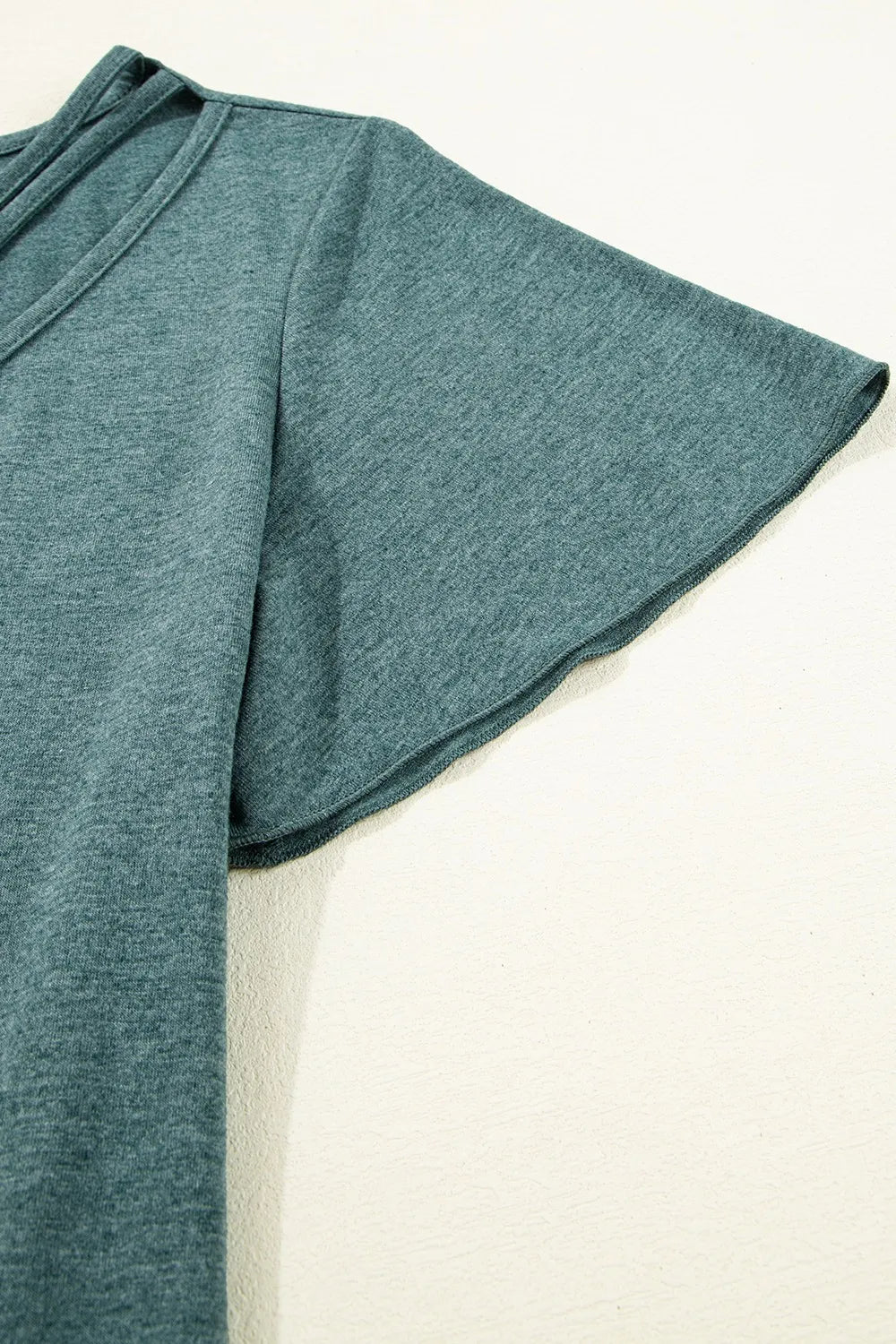 T-shirt à manches courtes et col en V - Les secrets de Cath