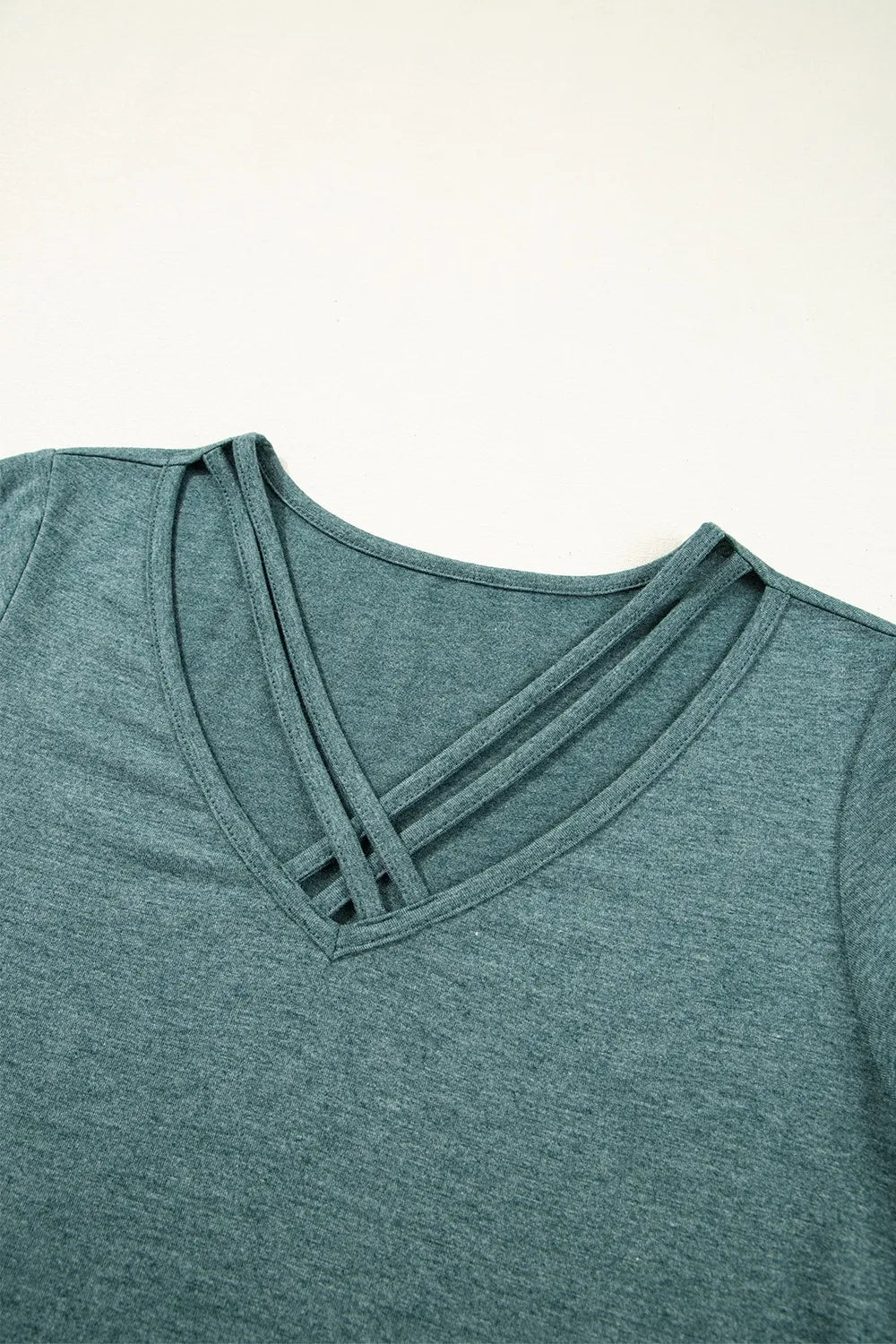 T-shirt à manches courtes et col en V - Les secrets de Cath