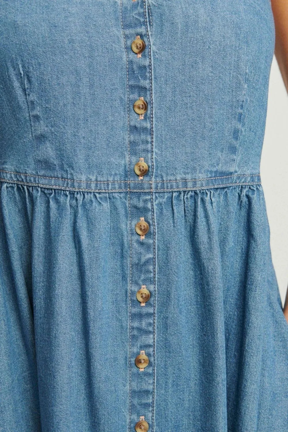 Button Front Denim Cami Dress - Les secrets de Cath