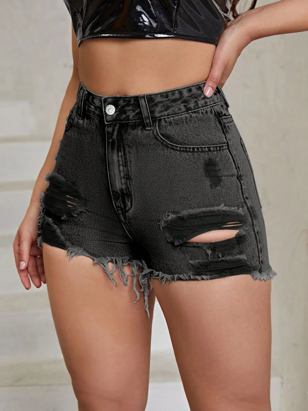 Distressed Raw Hem High Rise Denim Shorts - Les secrets de Cath
