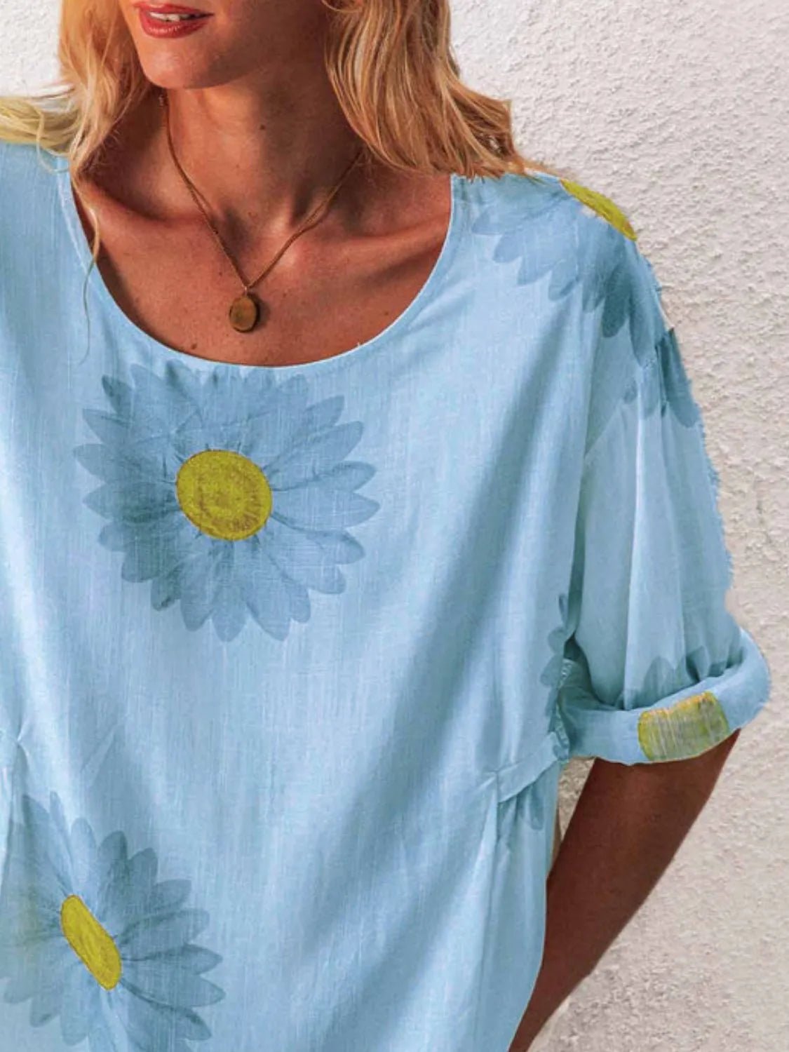 T-shirt à manches courtes et col rond avec imprimé floral - Les secrets de Cath