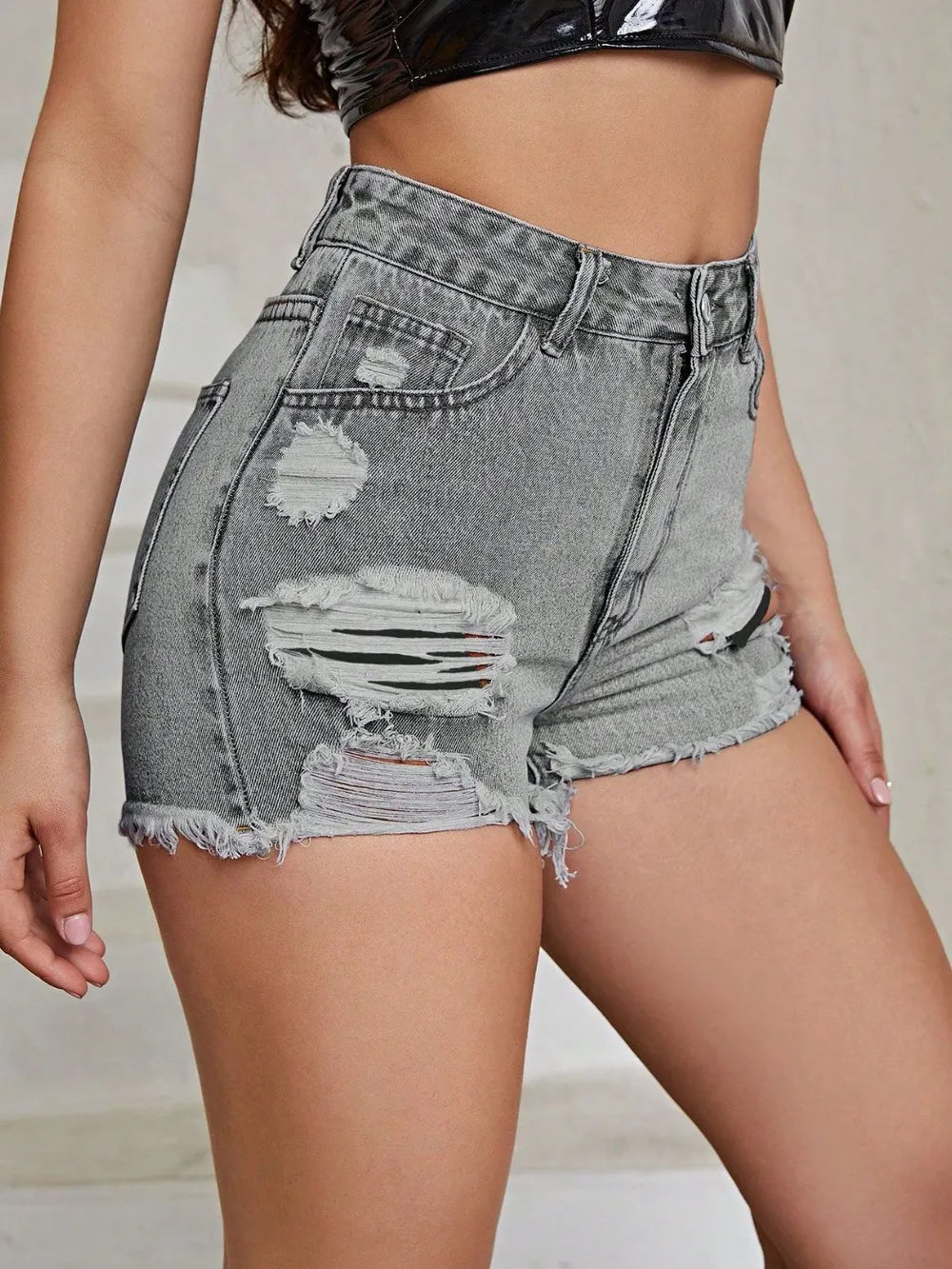 Distressed Raw Hem High Rise Denim Shorts - Les secrets de Cath