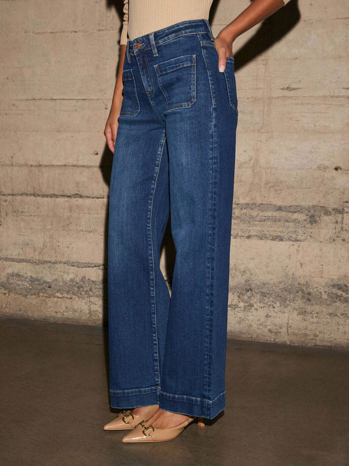 Jean large taille haute avec poche plaquée sur le devant - Les secrets de Cath