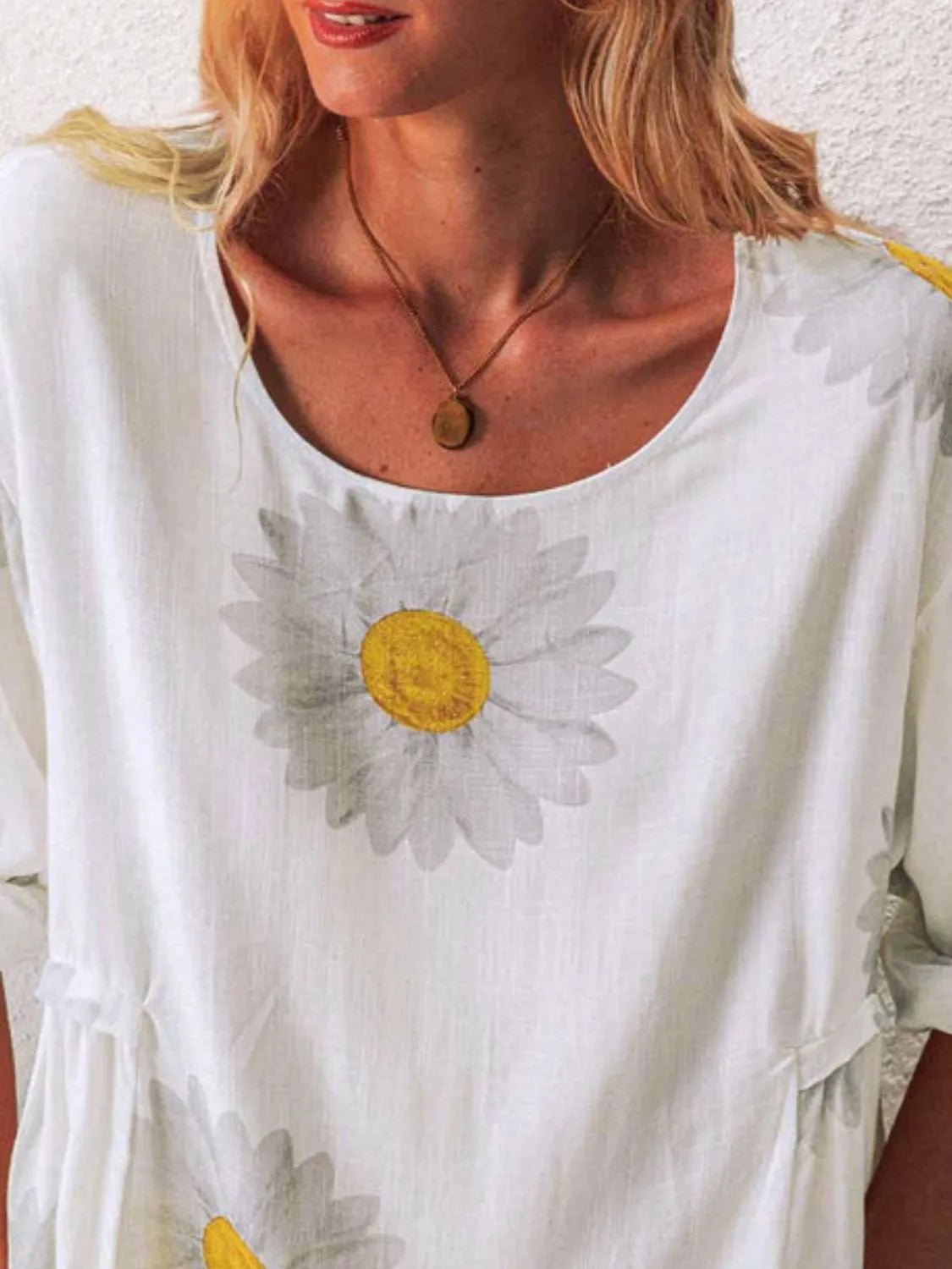 T-shirt à manches courtes et col rond avec imprimé floral - Les secrets de Cath