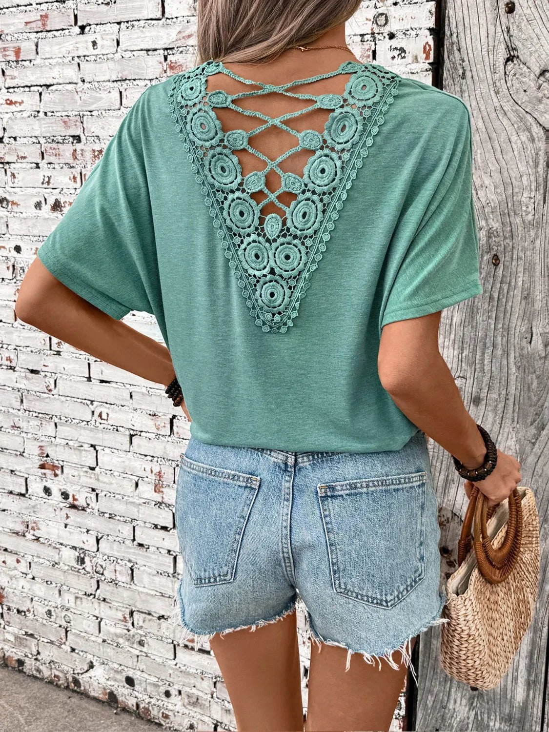 T-shirt à manches courtes et col rond avec détails en perles - Les secrets de Cath