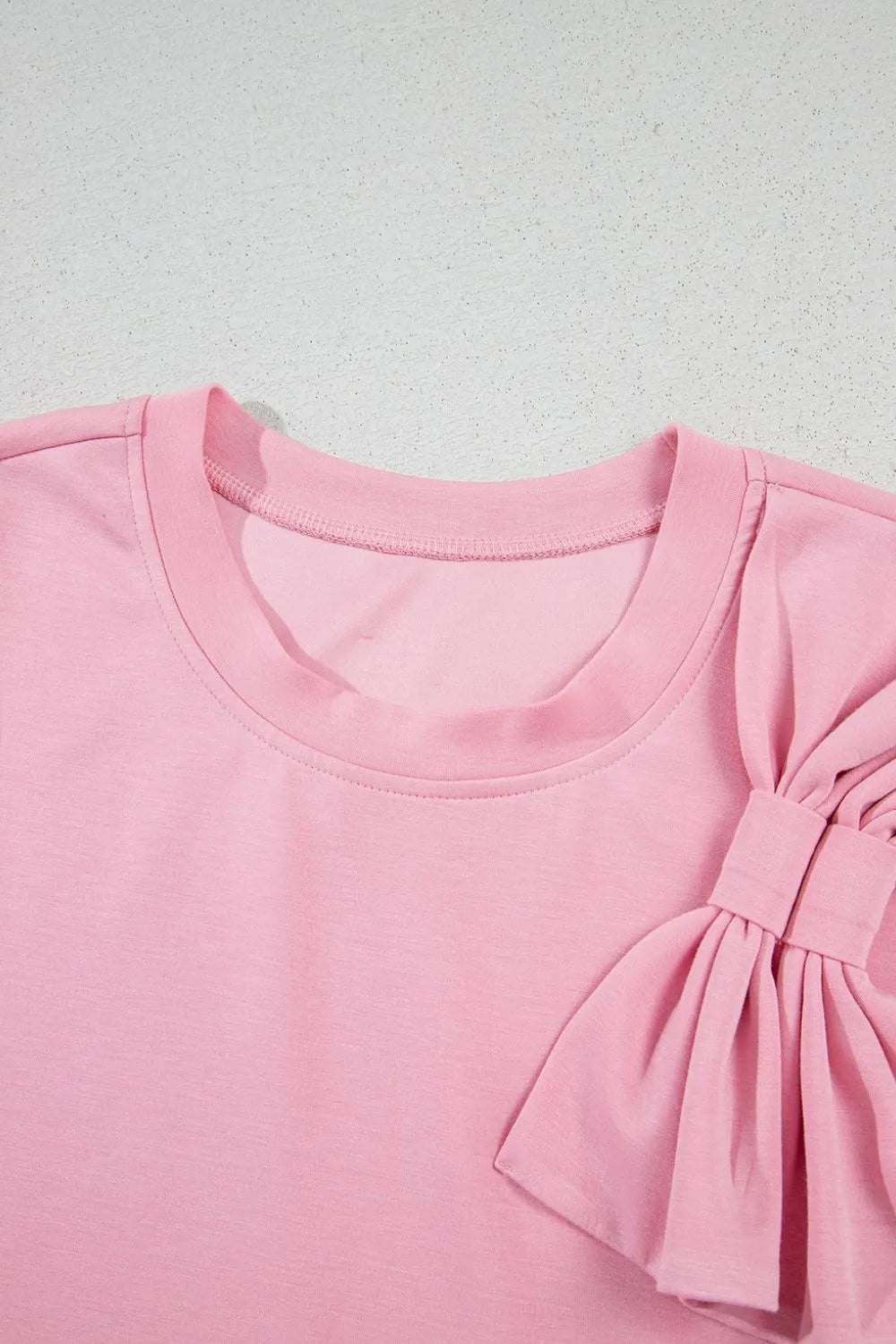 T-shirt à manches courtes et col rond avec nœud - Les secrets de Cath