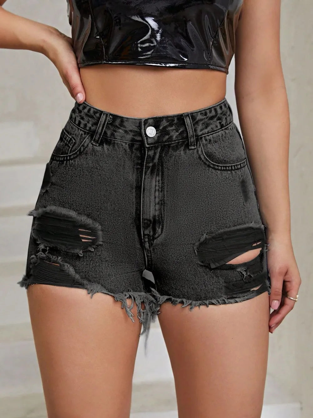 Distressed Raw Hem High Rise Denim Shorts - Les secrets de Cath