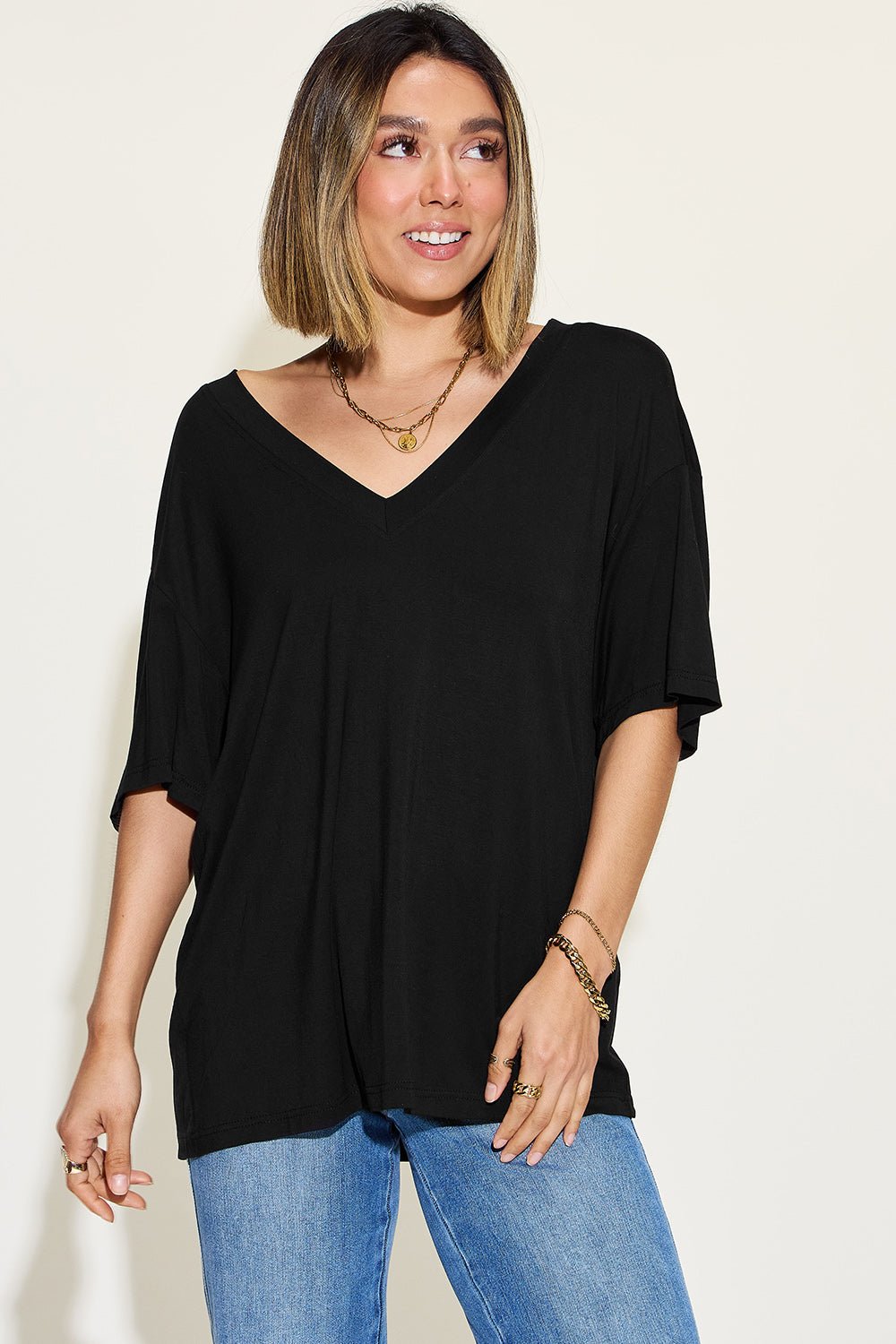 T-shirt Basic Bae en bambou à col en V et épaules tombantes - Les secrets de Cath