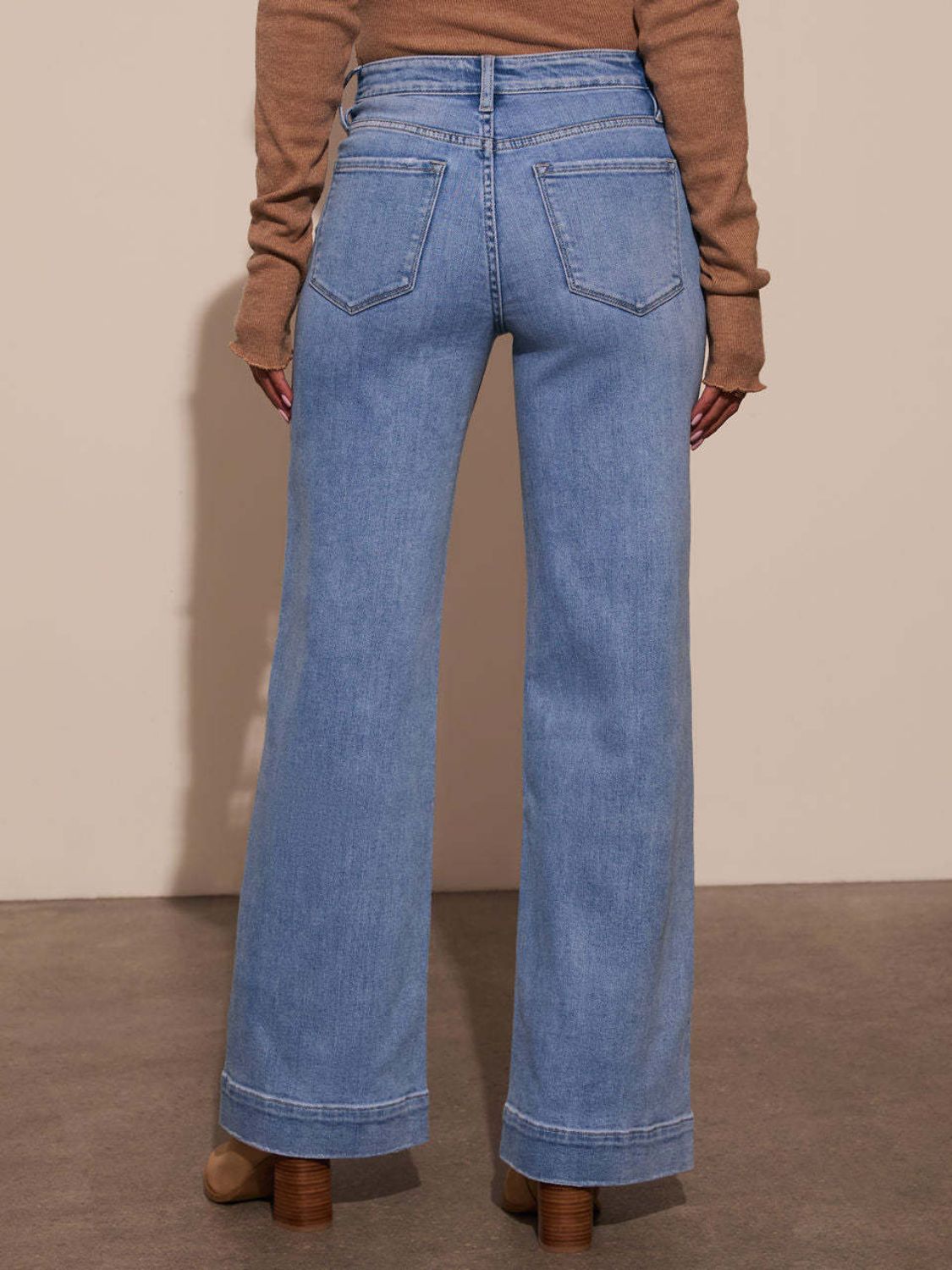 Jean large taille haute avec poche plaquée sur le devant - Les secrets de Cath