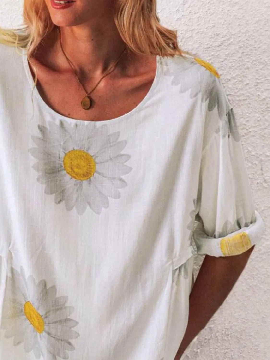 T-shirt à manches courtes et col rond avec imprimé floral - Les secrets de Cath