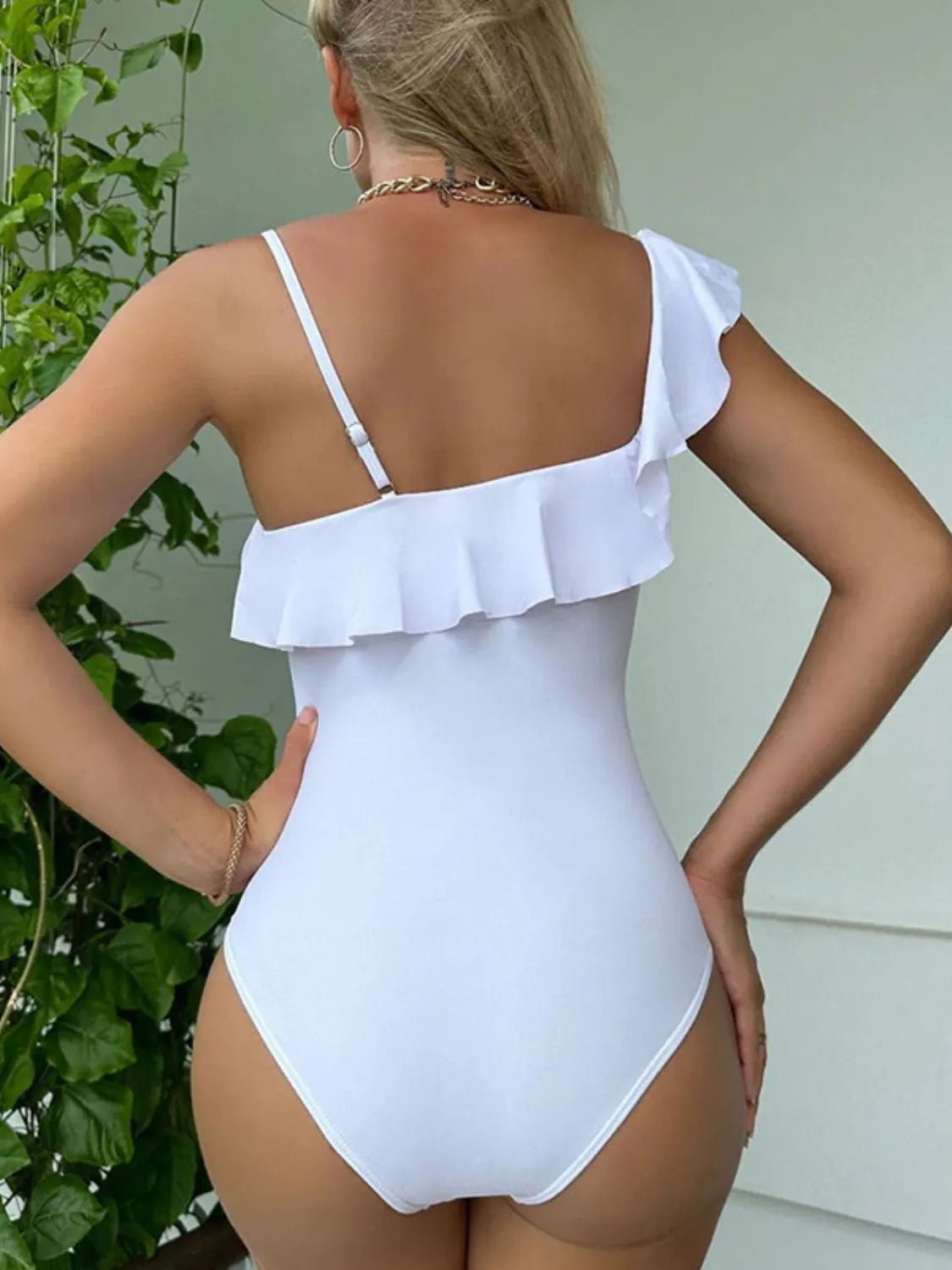 Maillot de bain une pièce asymétrique à volants - Les secrets de Cath