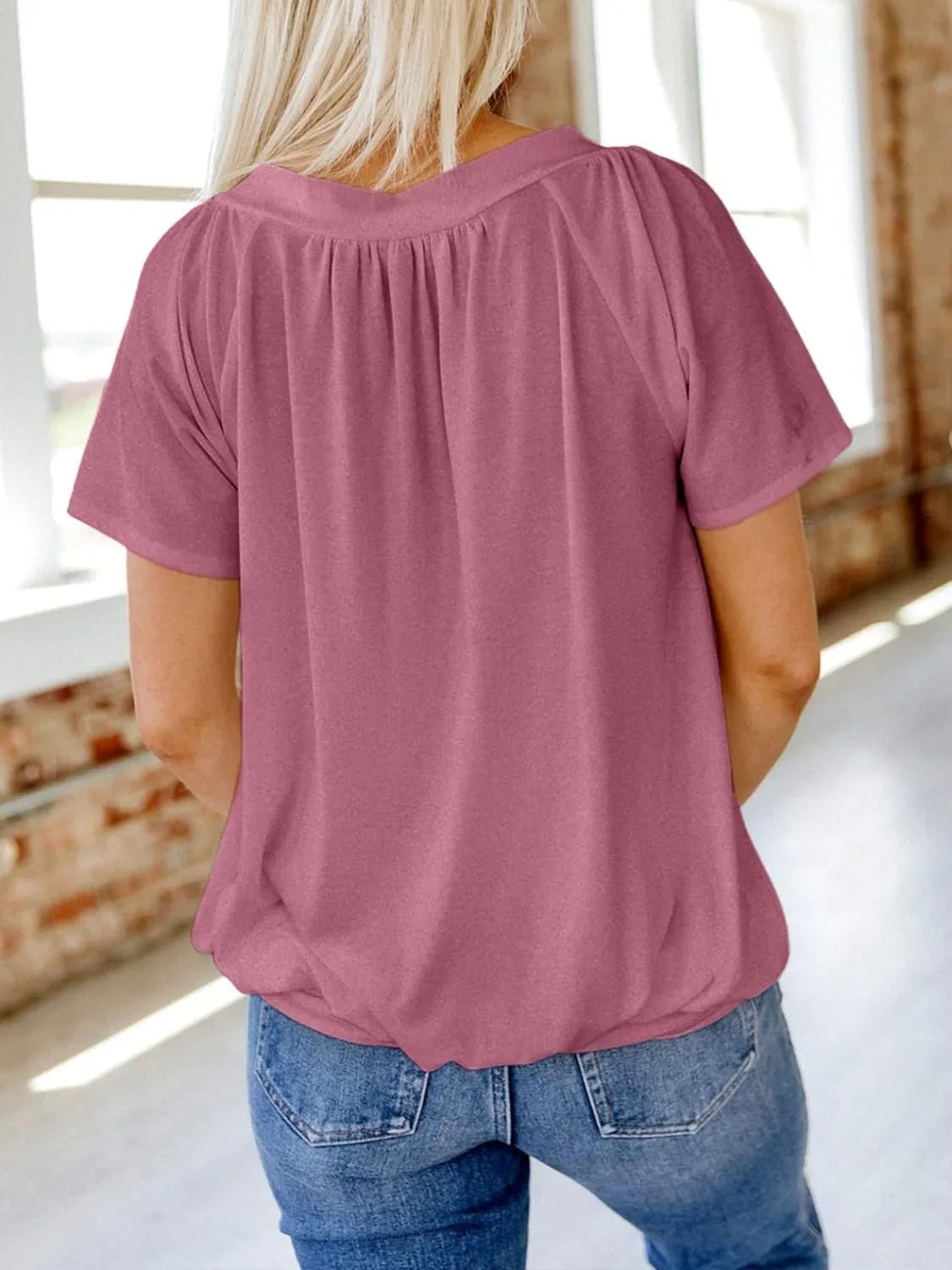 T-shirt à manches courtes et col en V - Les secrets de Cath