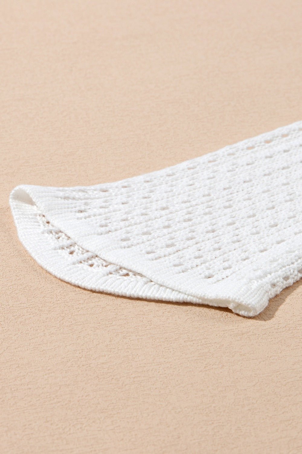 Robe cache-cœur en tricot à manches cloches ajourées et cordon de serrage - Les secrets de Cath