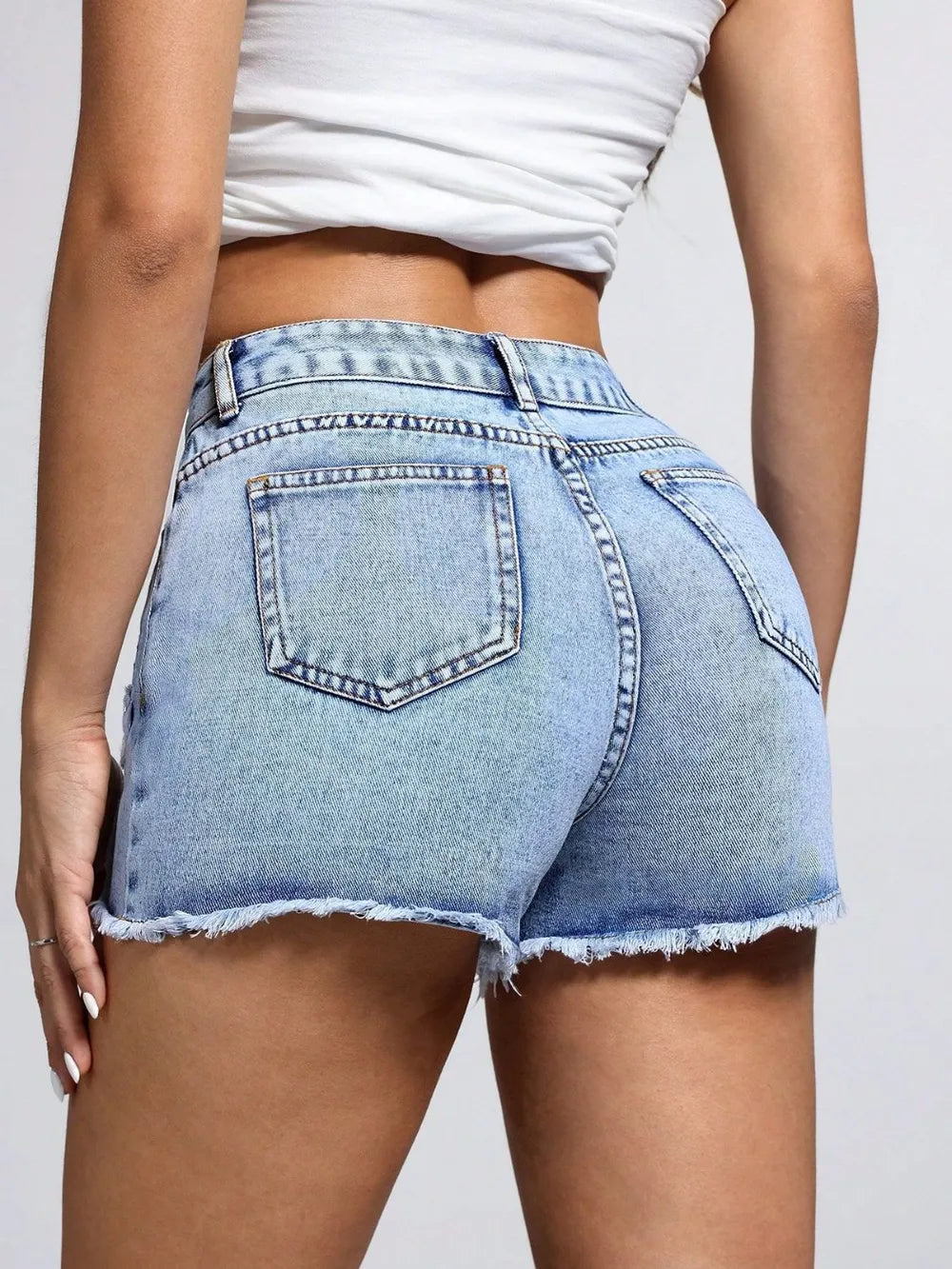 Star Raw Hem Denim Shorts - Les secrets de Cath