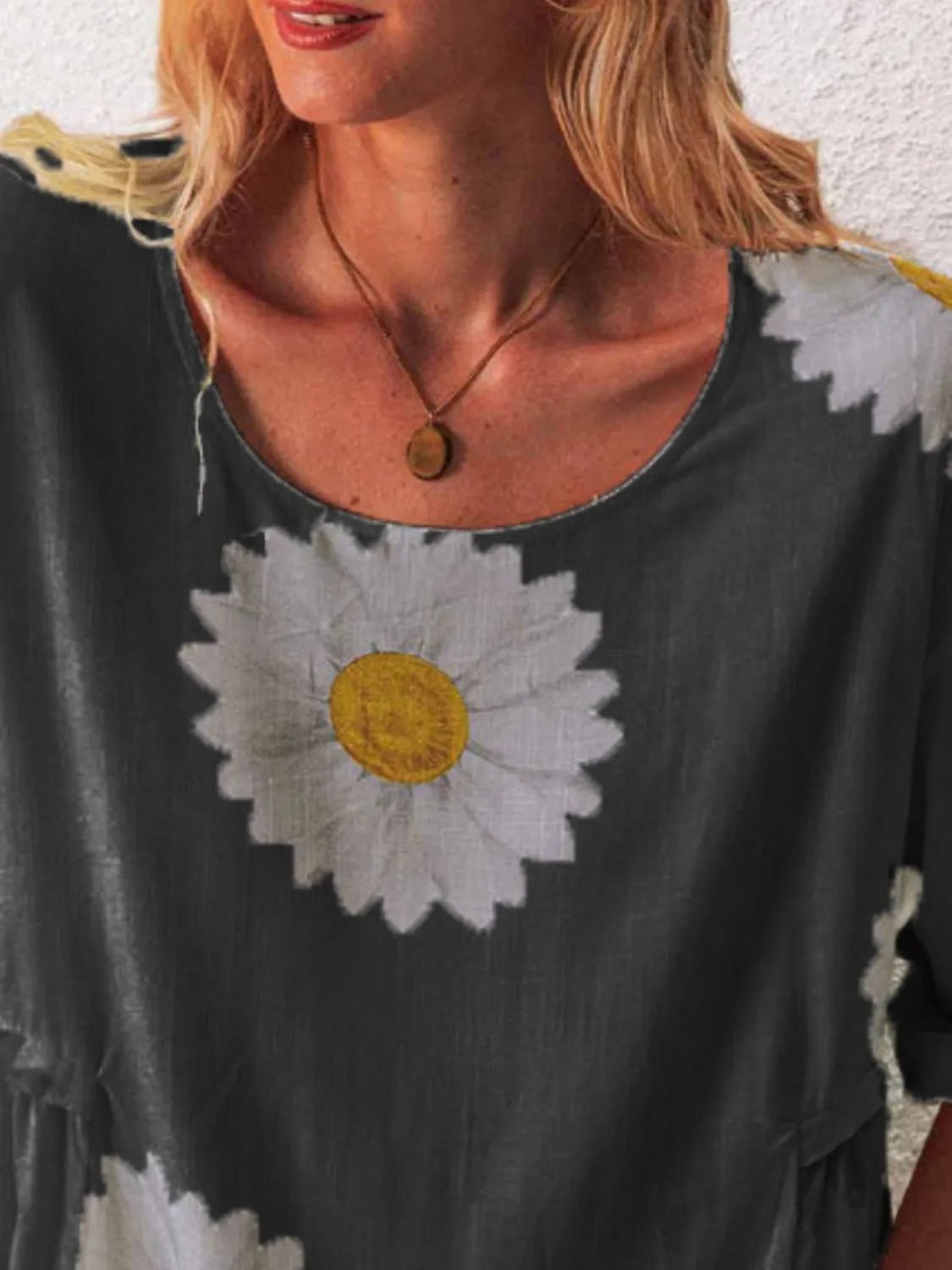T-shirt à manches courtes et col rond avec imprimé floral - Les secrets de Cath