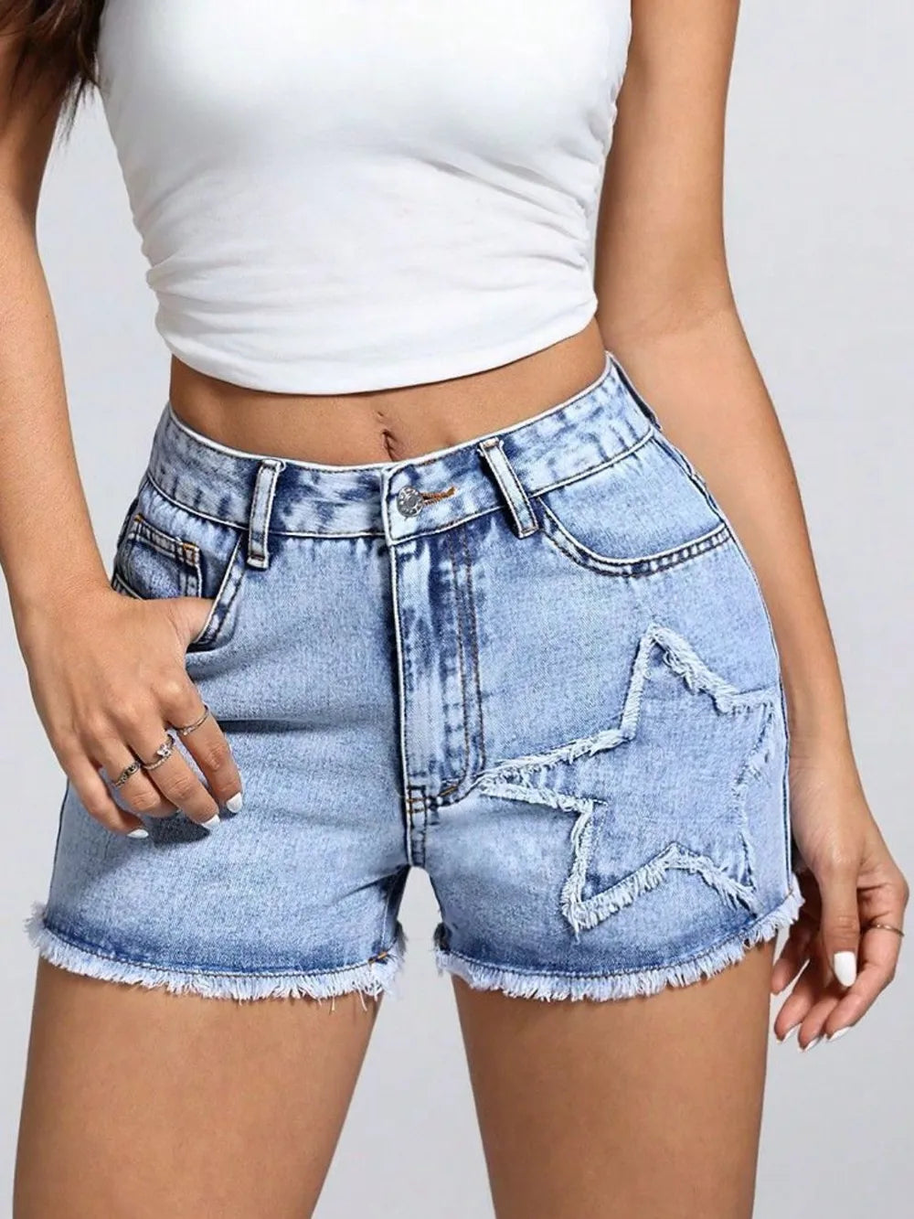 Star Raw Hem Denim Shorts - Les secrets de Cath
