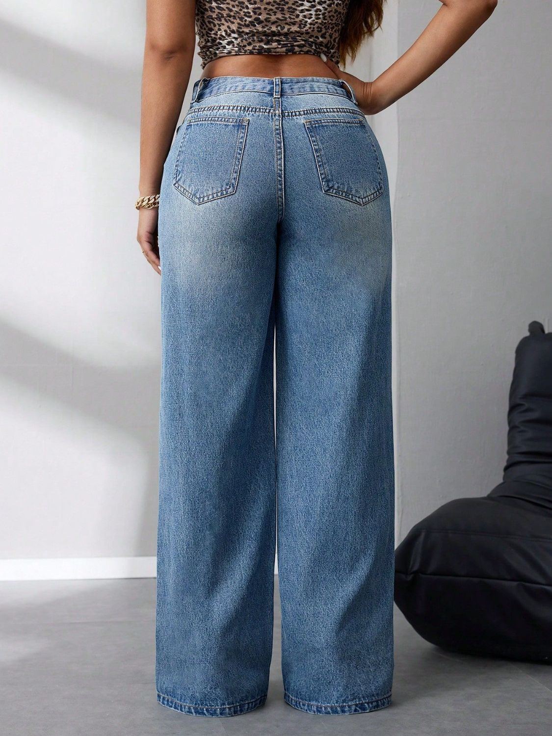 Wide Leg Jeans with Pockets - Les secrets de Cath