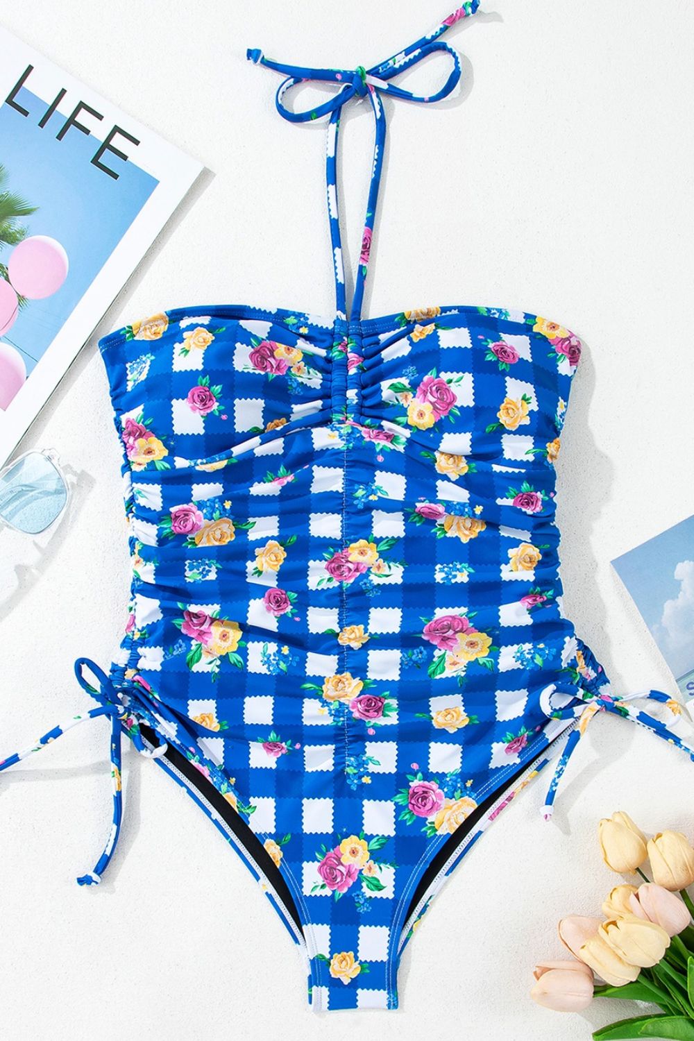 Maillot de bain une pièce à motif vichy floral et col licou avec cordon de serrage - Les secrets de Cath