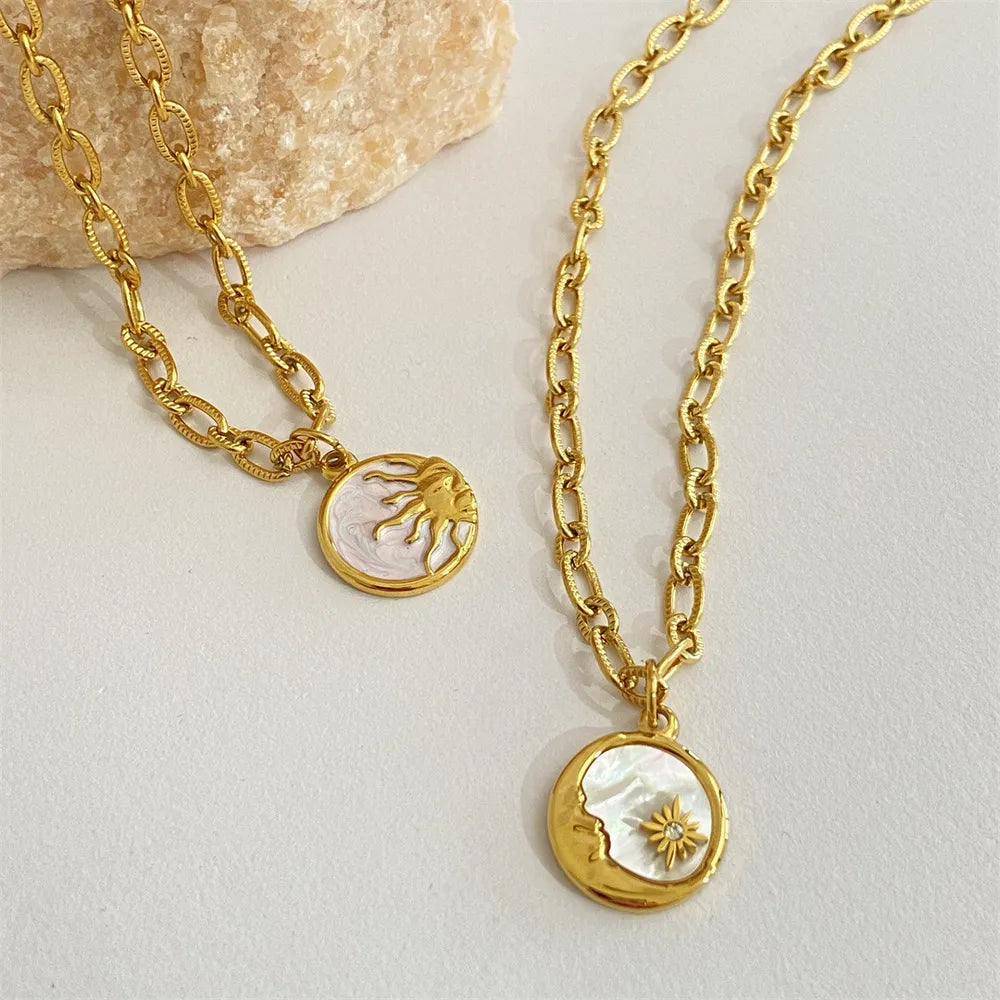 Collier Soleil et Lune en Acier Titane - Les secrets de Cath