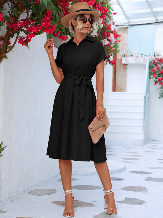 Robe boutonnée à manches courtes et ceinture nouée - Les secrets de Cath
