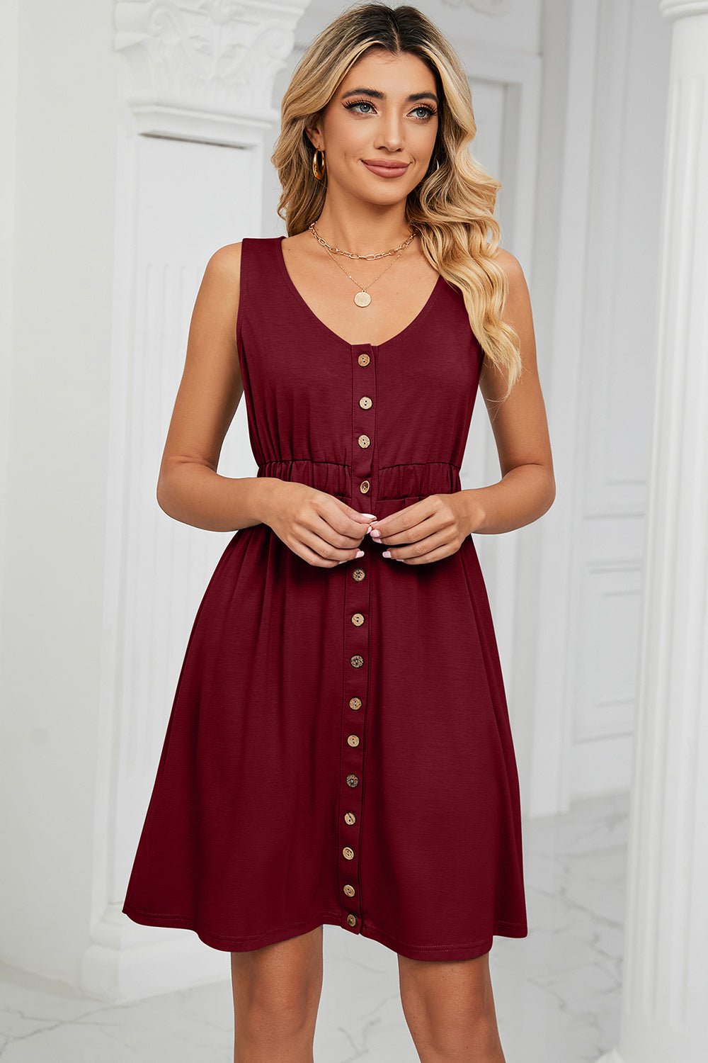 Mini-robe boutonnée à larges bretelles - Les secrets de Cath