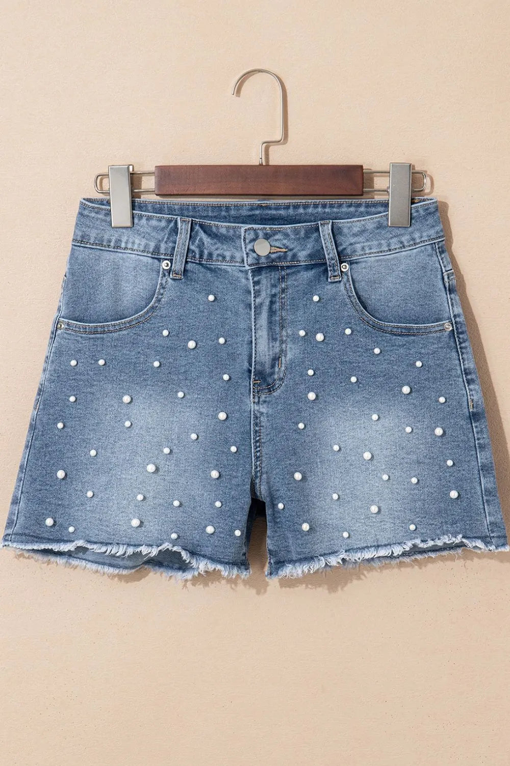 Pearl Beaded Raw Hem Wash Denim Shorts - Les secrets de Cath