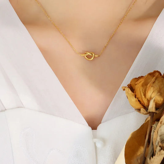 Collier noué plaqué or 18 carats - Les secrets de Cath