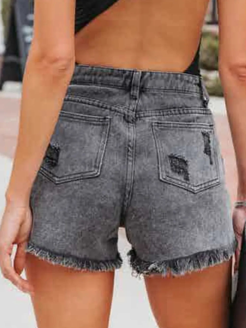 Distressed Fringe Denim Shorts with Pockets - Les secrets de Cath