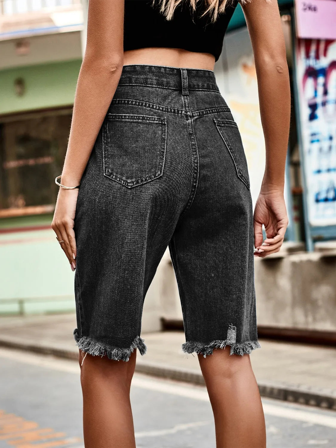 Raw Hem Denim Shorts - Les secrets de Cath