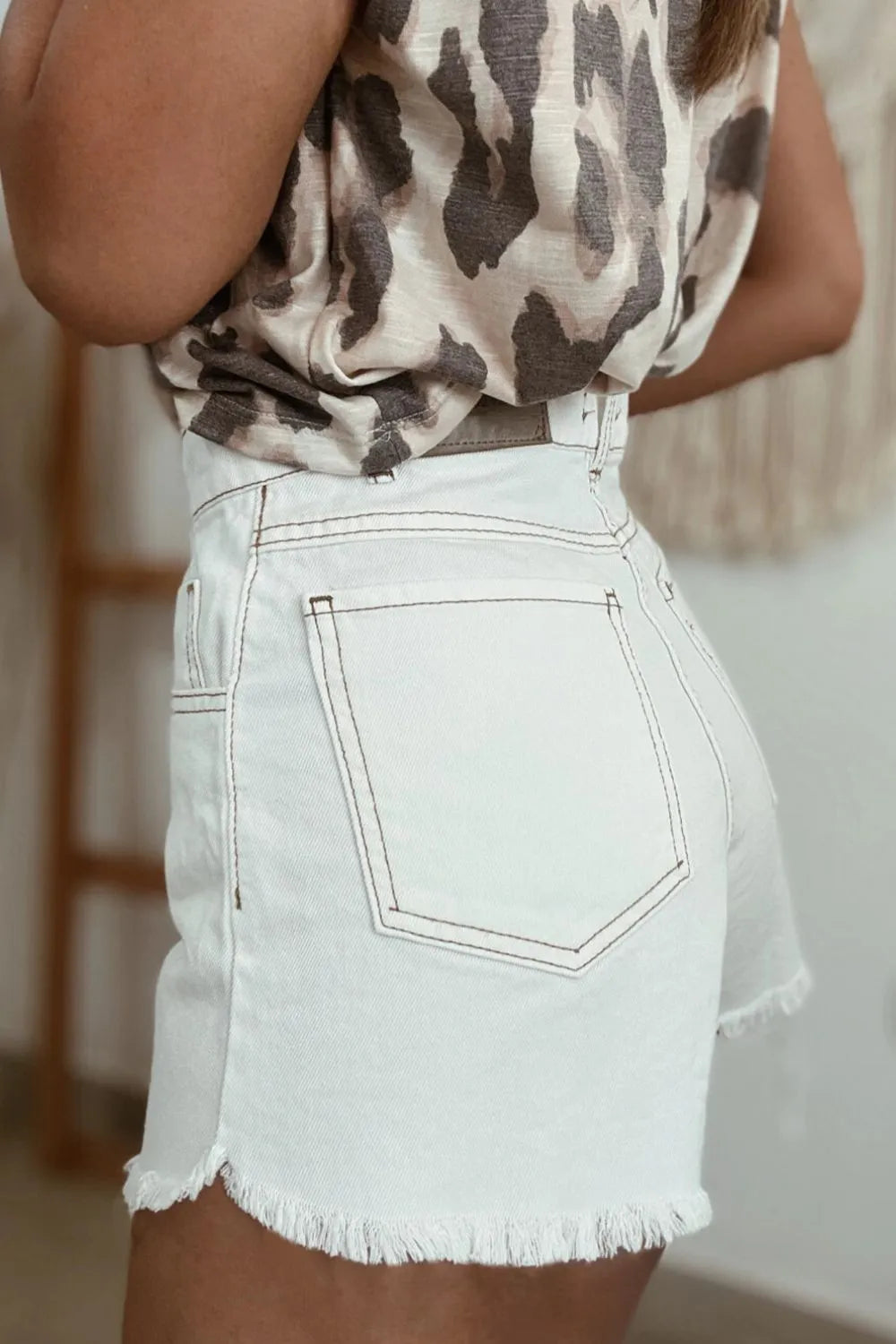 Raw Hem High Waist Denim Shorts - Les secrets de Cath