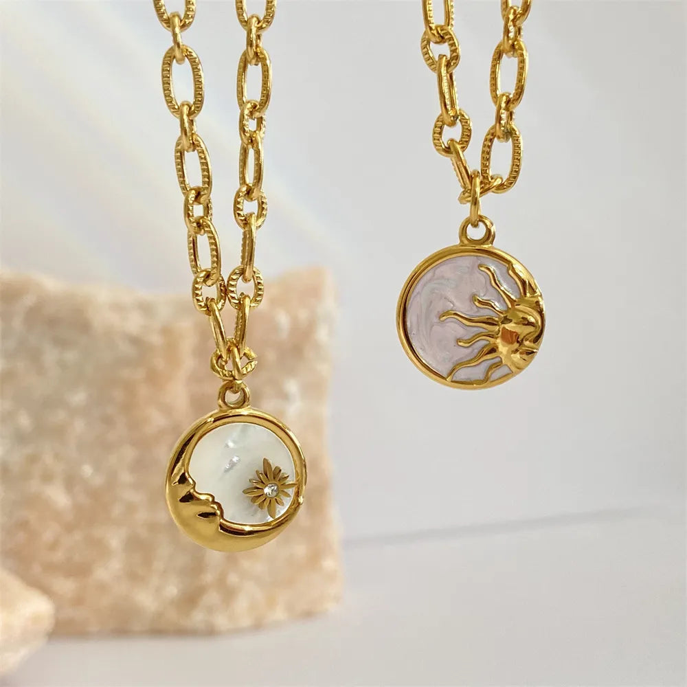 Collier Soleil et Lune en Acier Titane - Les secrets de Cath