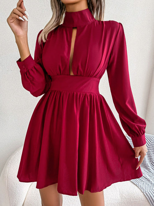 Mini-robe trapèze à col roulé et découpes - Les secrets de Cath