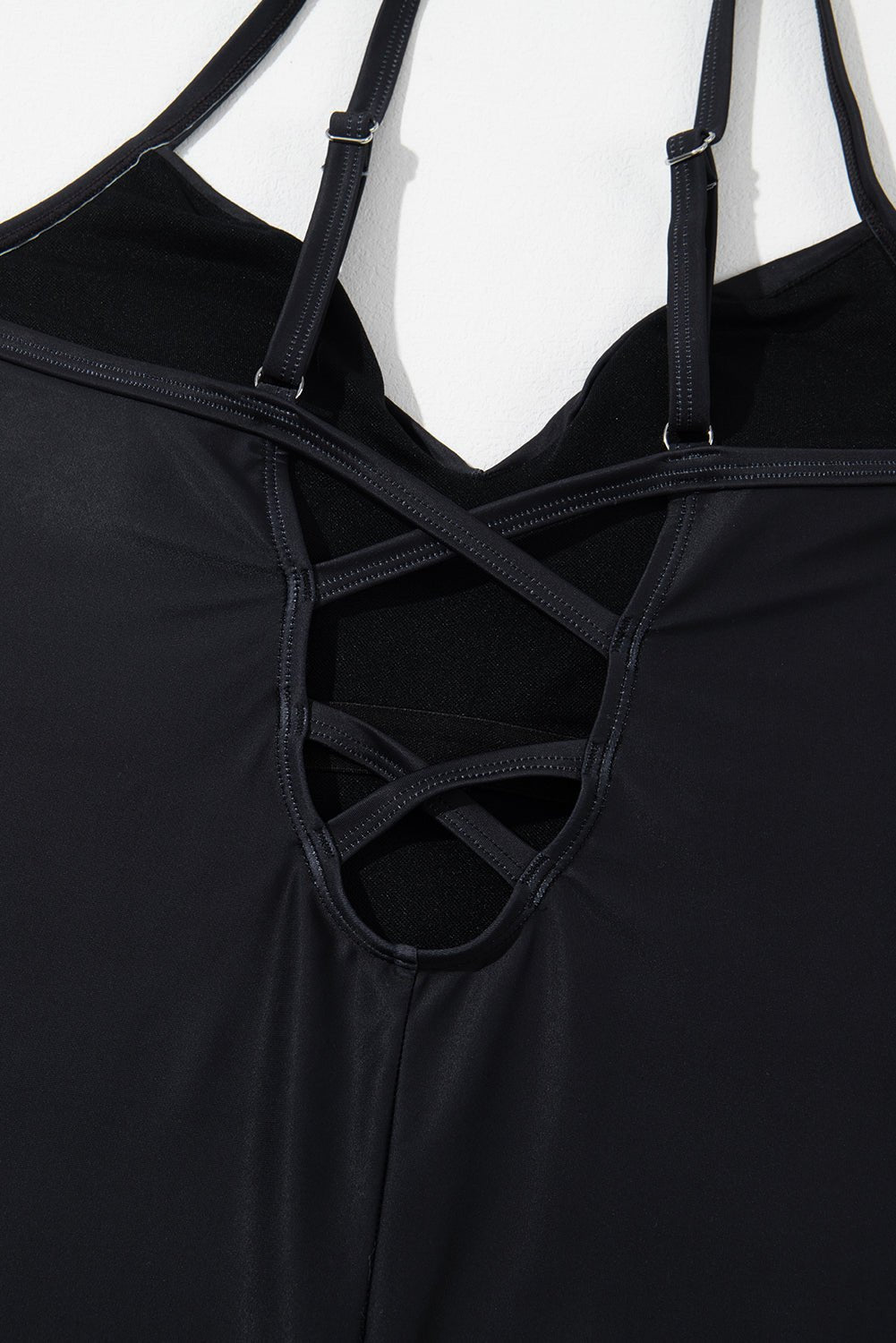 Maillot de bain une pièce brodé à col en V - Les secrets de Cath