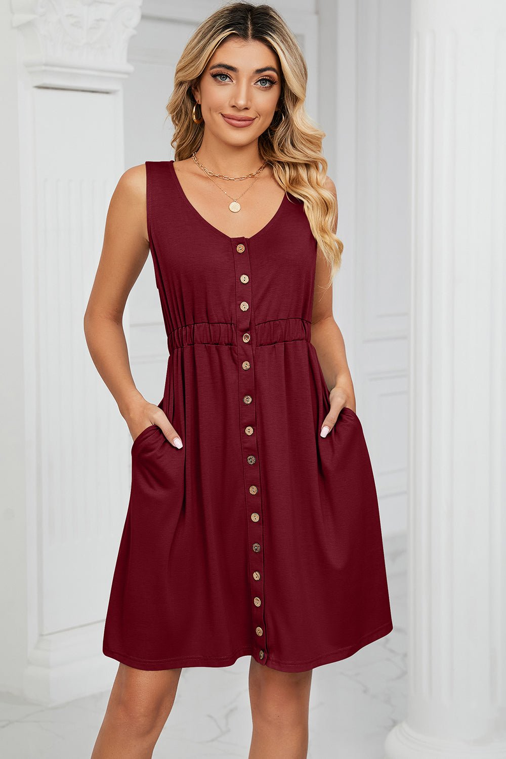 Mini-robe boutonnée à larges bretelles - Les secrets de Cath