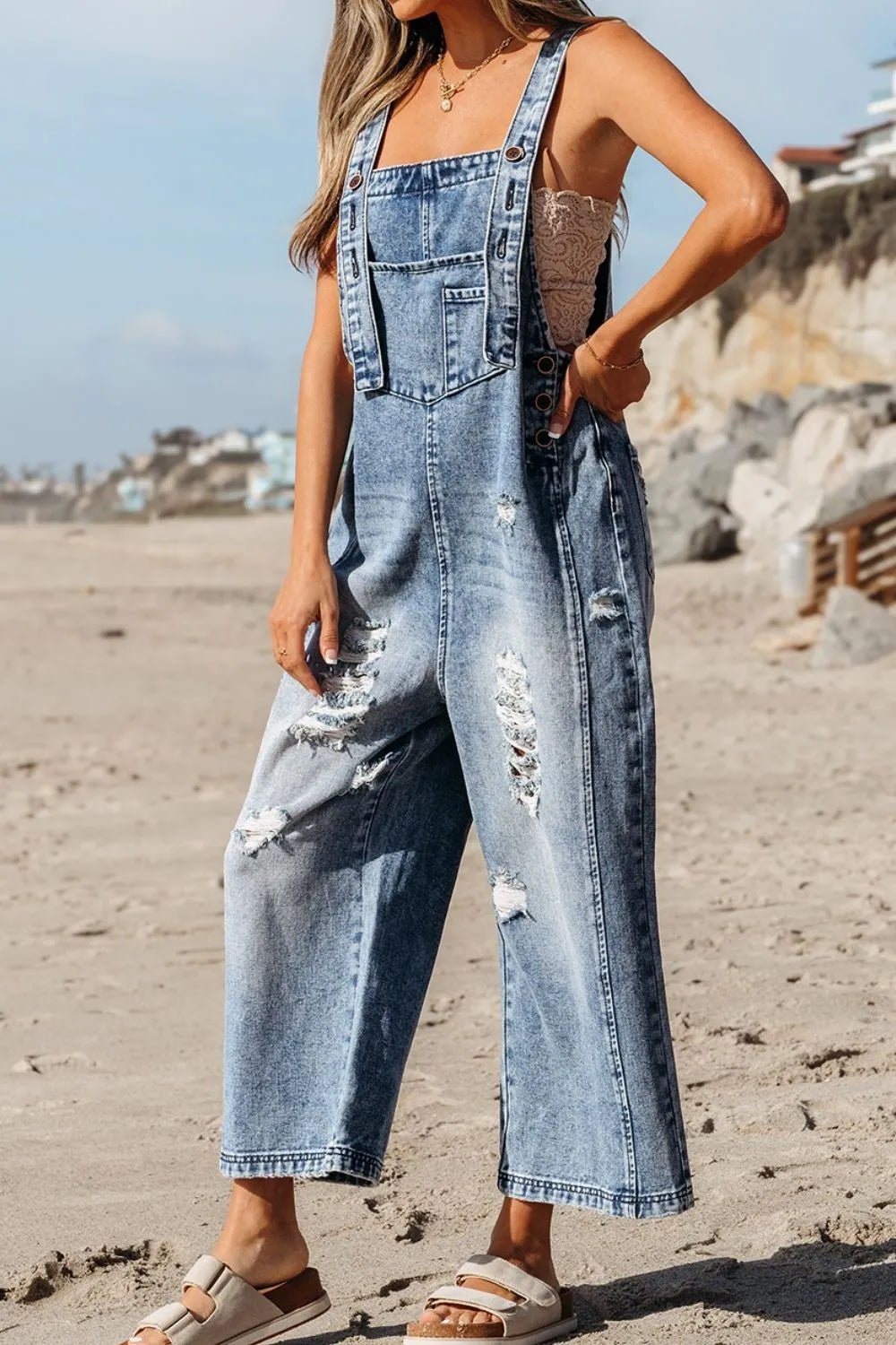 Distressed Bib Pocket Wide Leg Denim Overalls - Les secrets de Cath