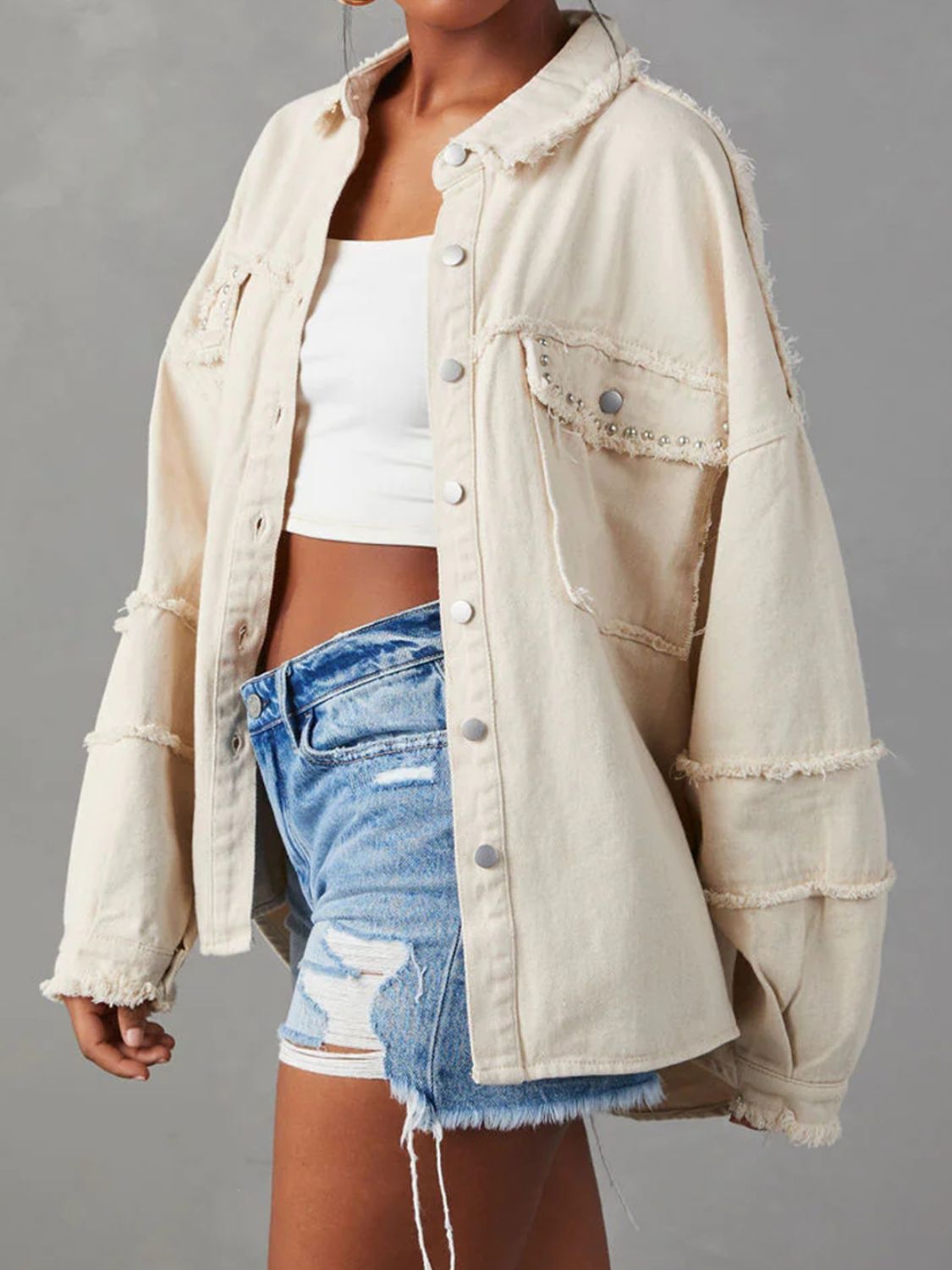 Button Down Raw Hem Denim Jacket - Les secrets de Cath