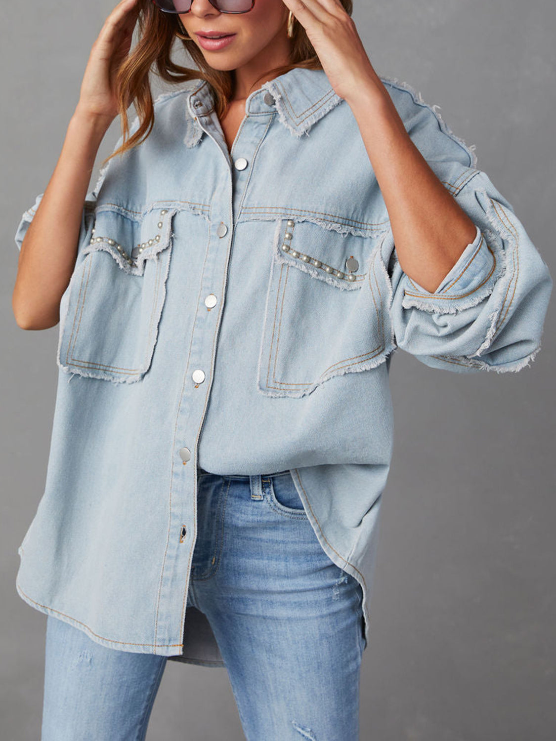 Button Down Raw Hem Denim Jacket - Les secrets de Cath