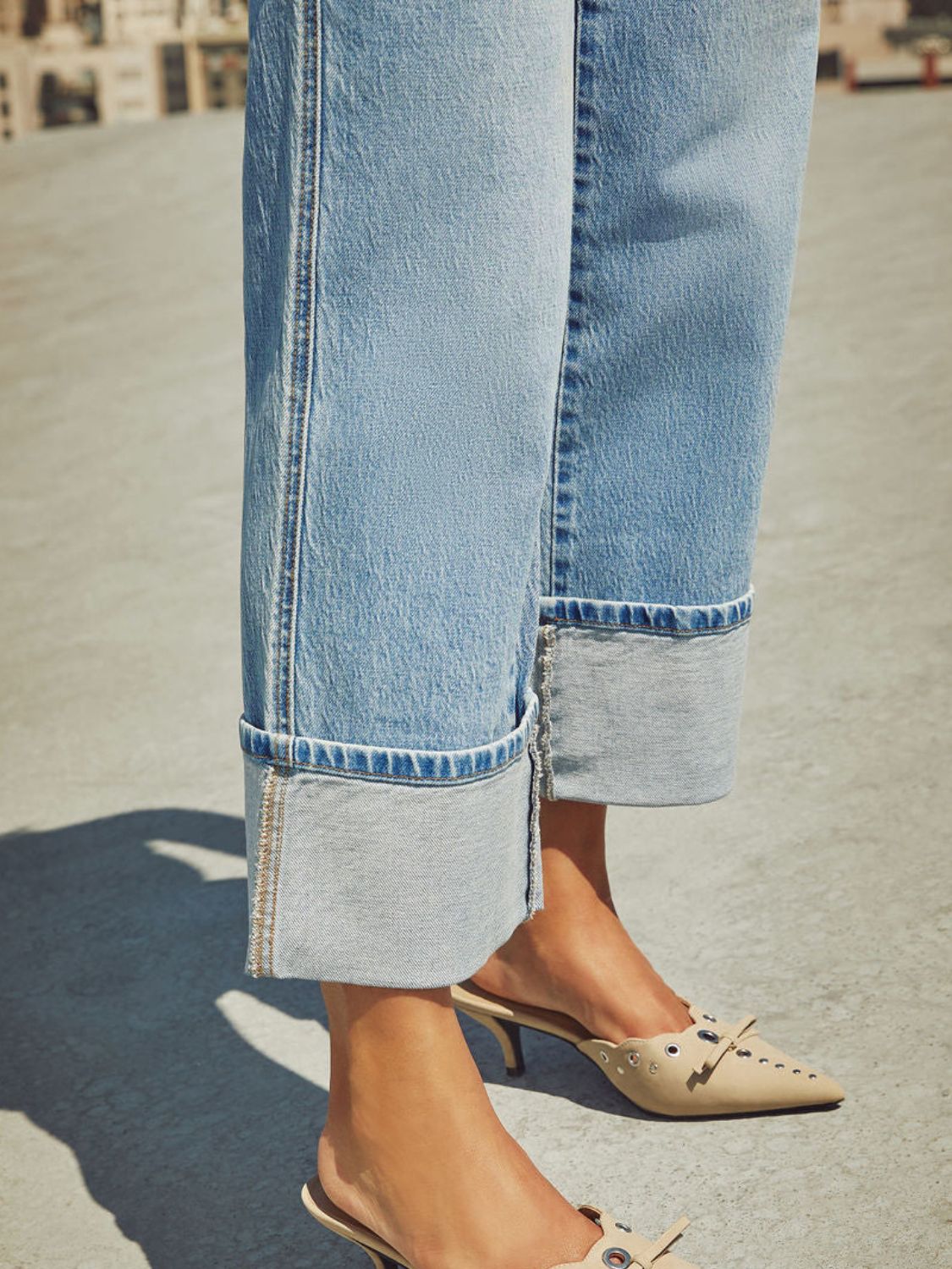 Jean taille haute à jambe droite et retroussé - Les secrets de Cath