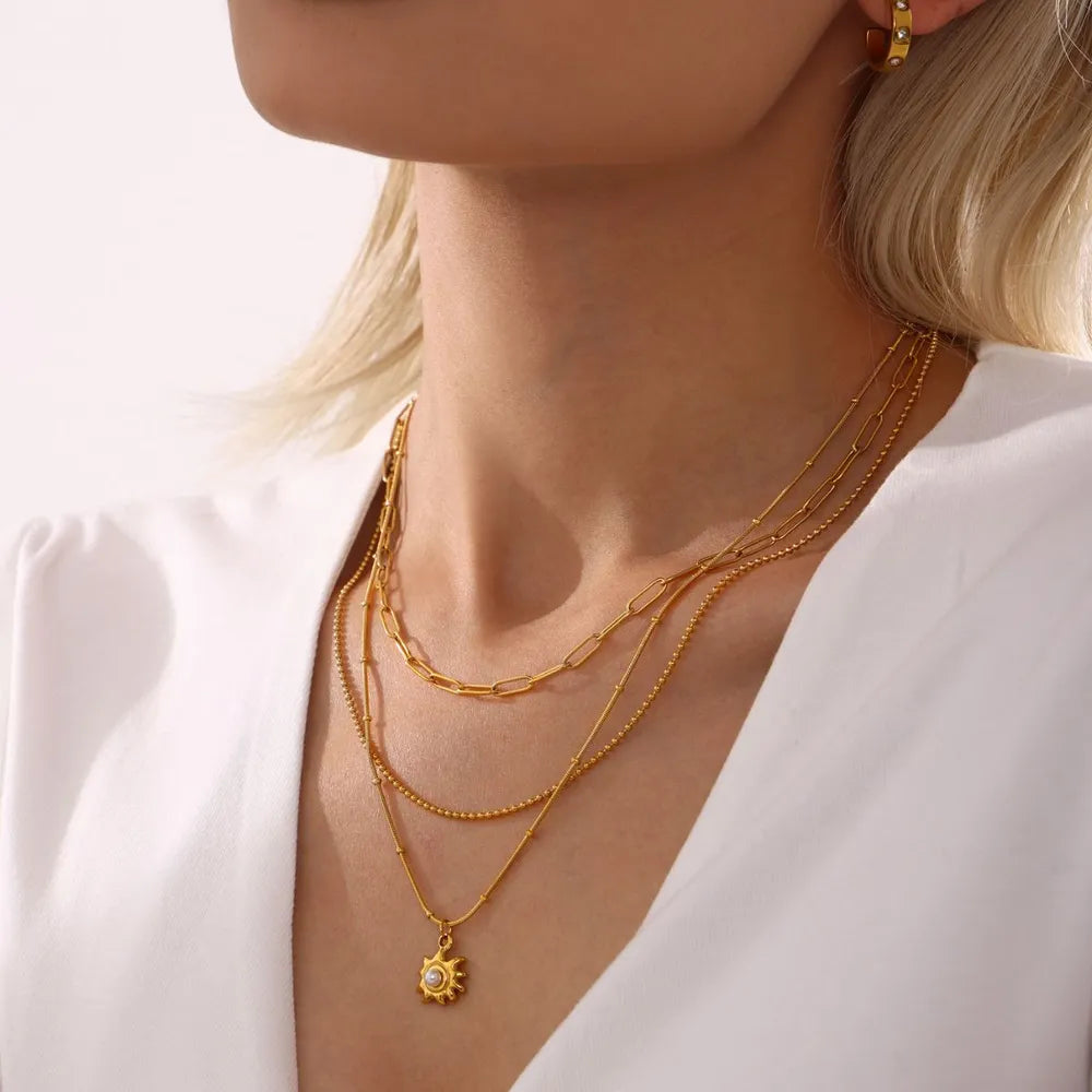 Collier de perles de coquillage plaqué or 18 carats - Les secrets de Cath