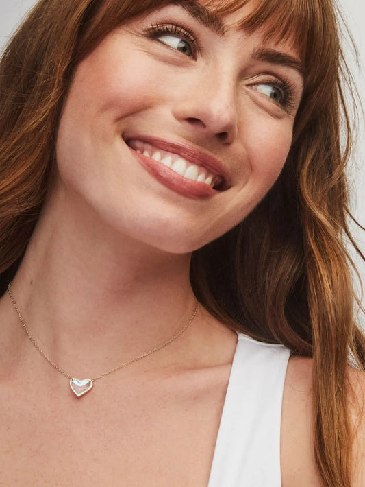 Collier avec pendentif en forme de cœur - Les secrets de Cath