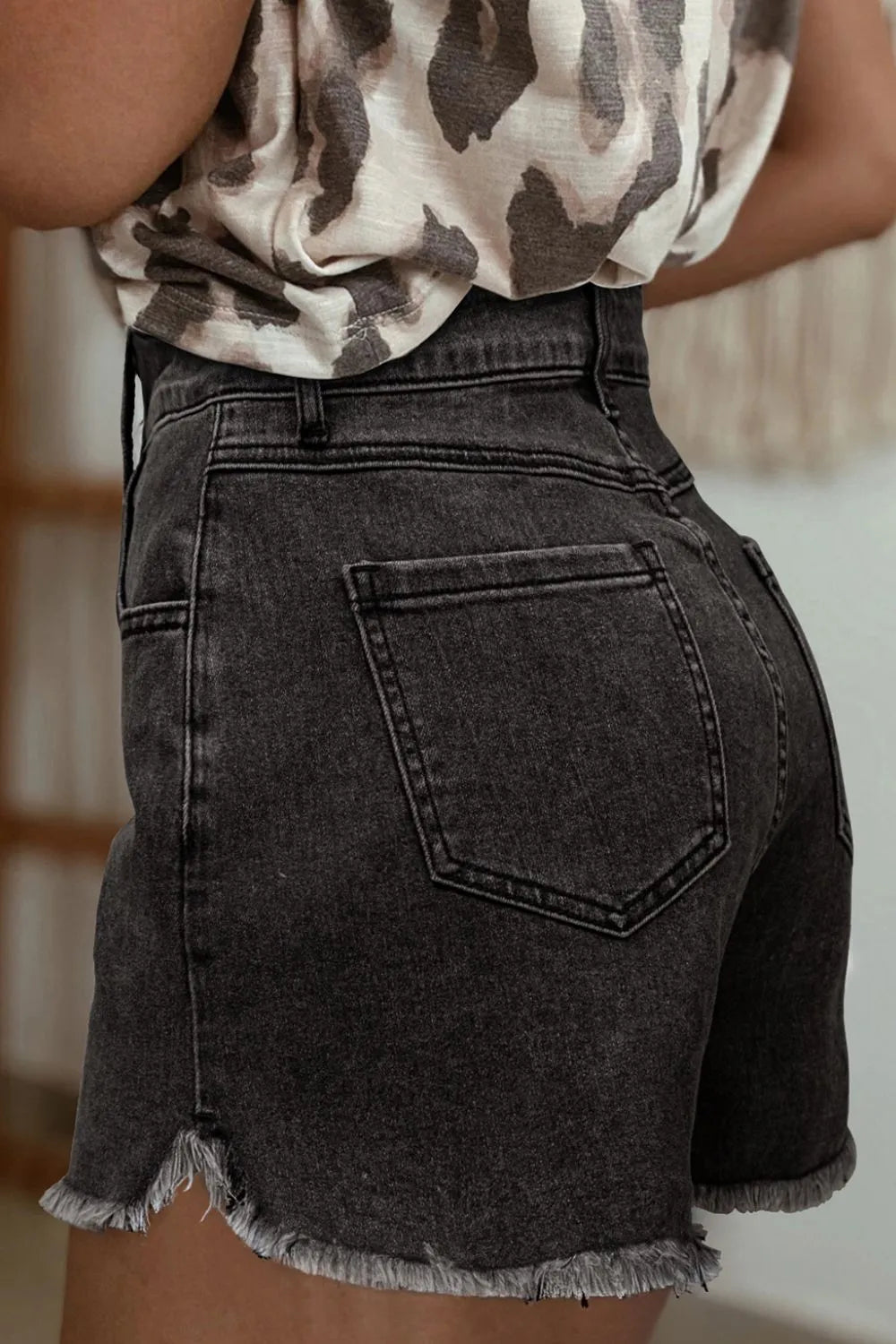 Raw Hem High Waist Denim Shorts - Les secrets de Cath