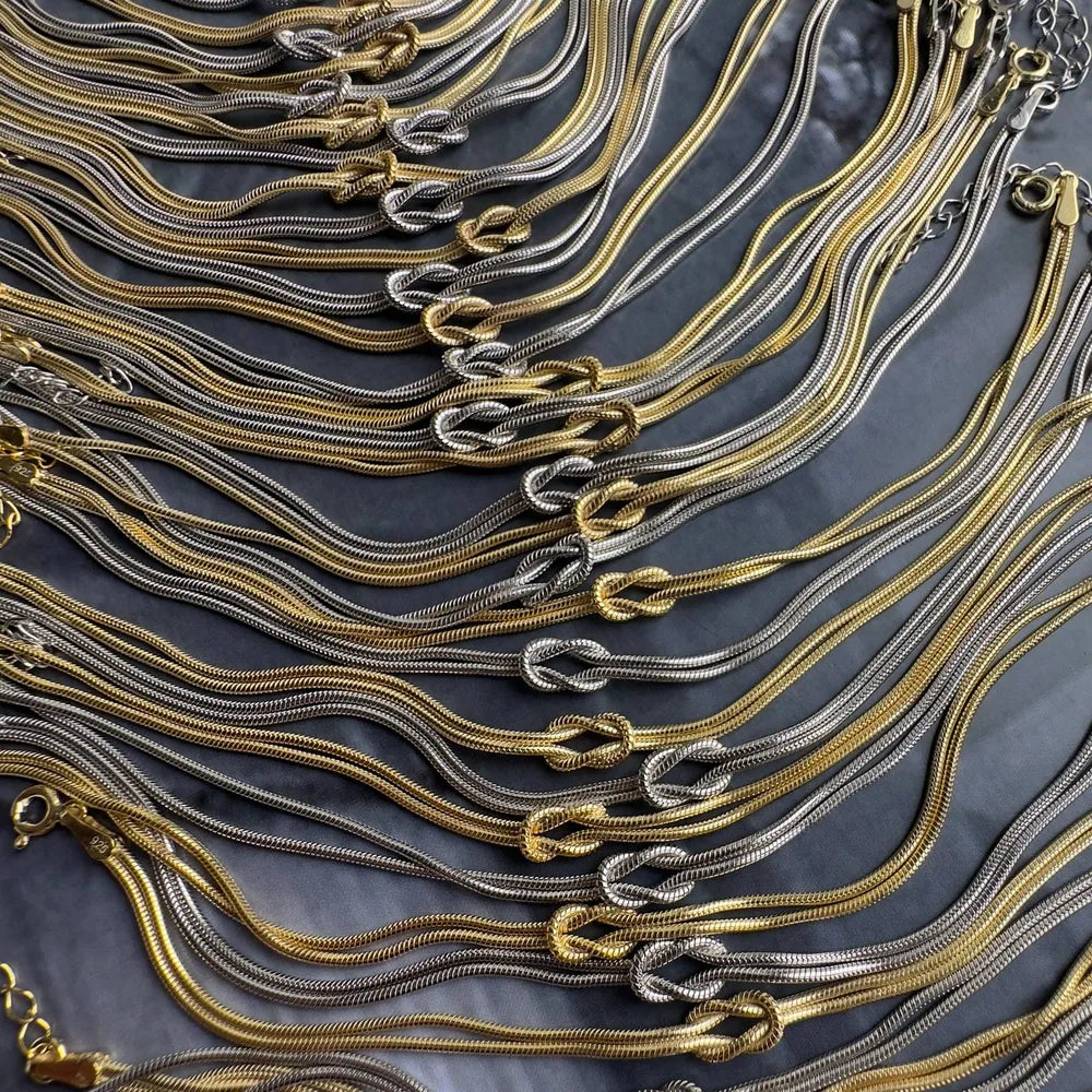Collier noué en acier titane - Les secrets de Cath