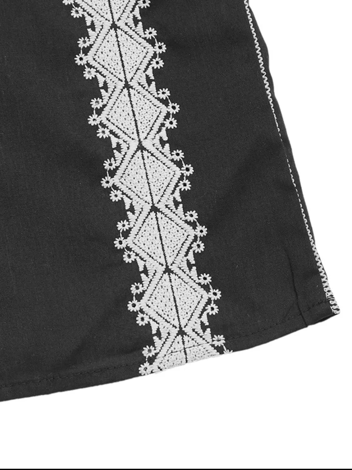 Débardeur brodé à pompons - Les secrets de Cath