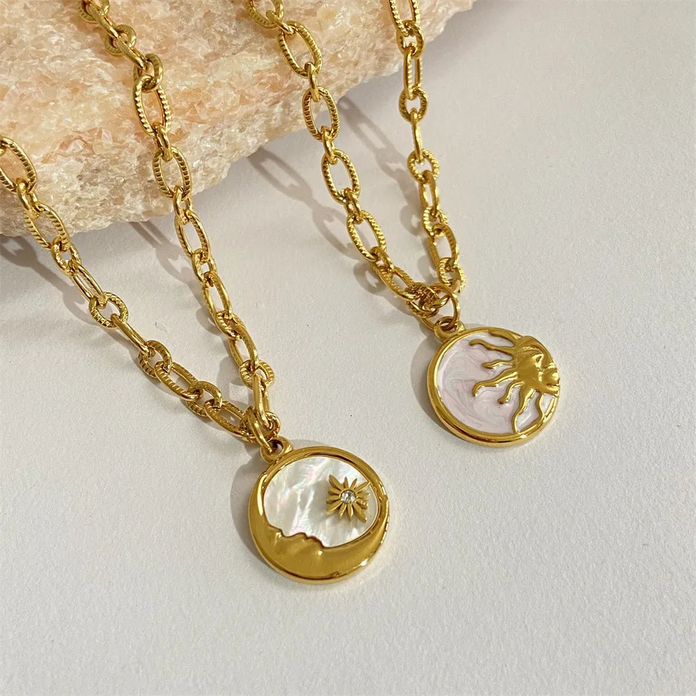 Collier Soleil et Lune en Acier Titane - Les secrets de Cath
