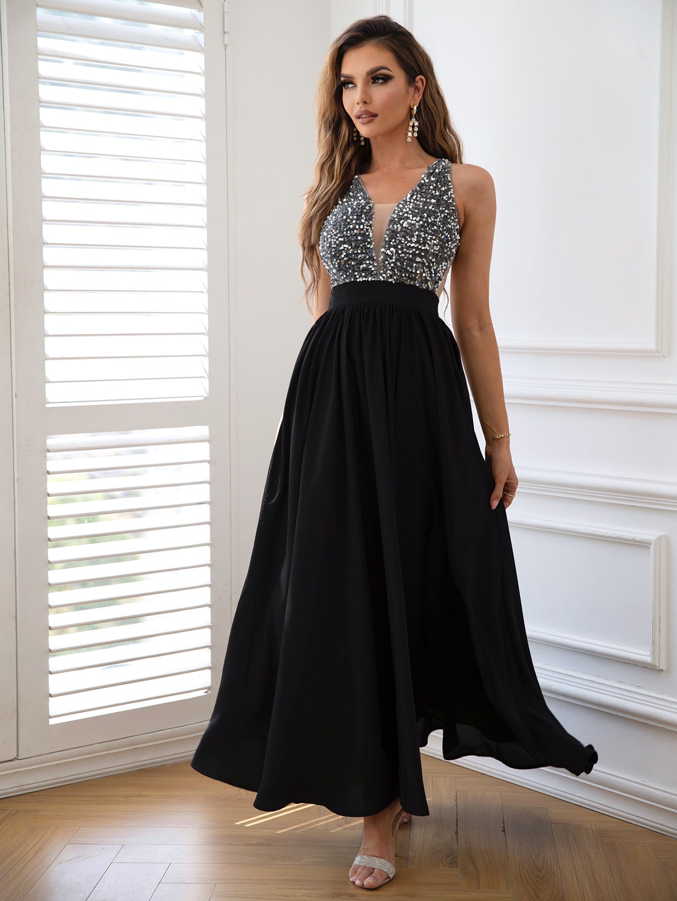 Robe longue sans manches à paillettes contrastées - Les secrets de Cath