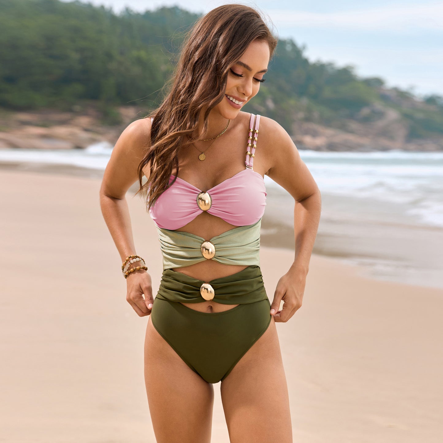 Maillot de bain une pièce à col en cœur et blocs de couleurs - Les secrets de Cath