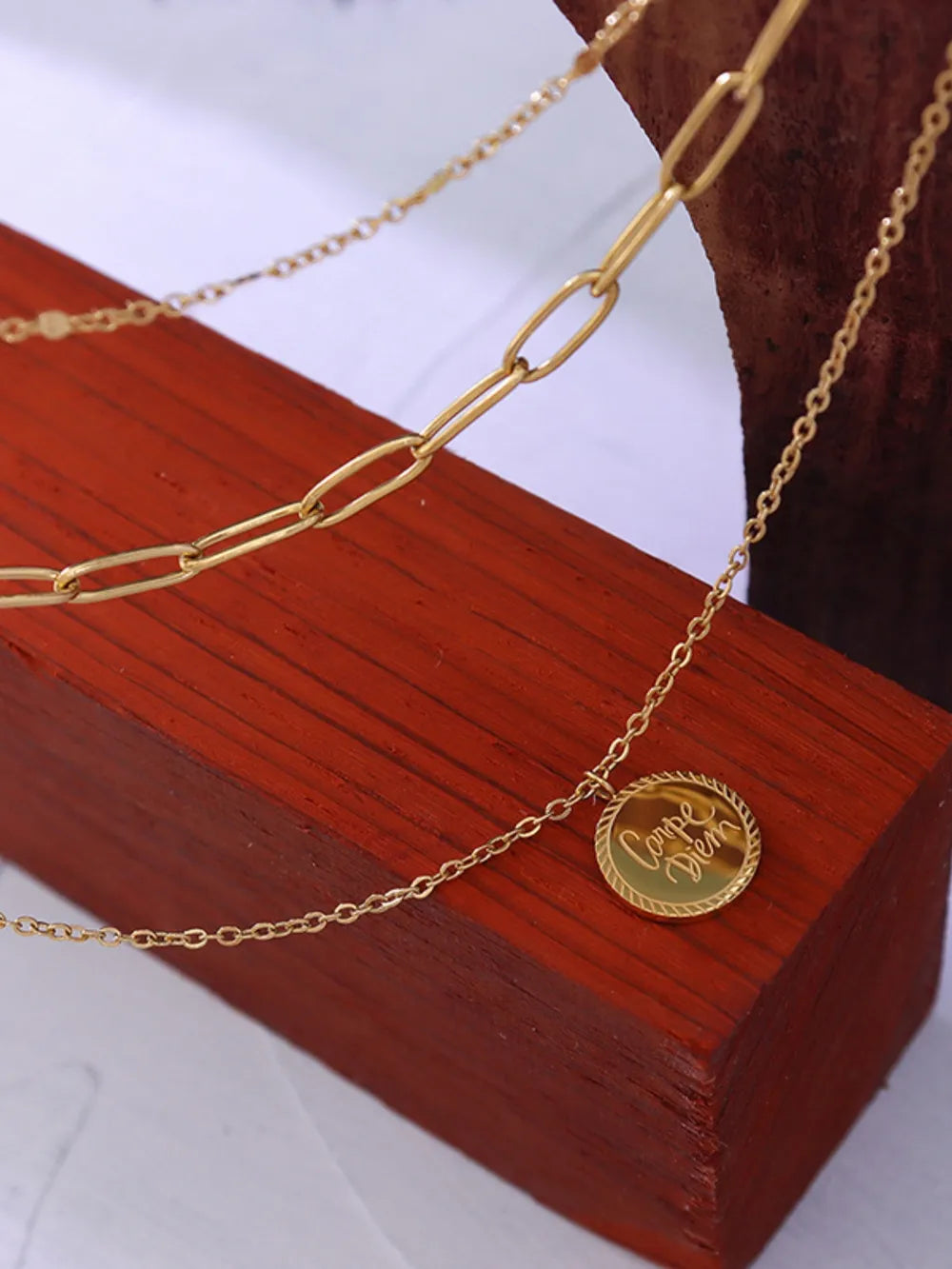 Collier gravé à trois couches plaqué or 18 carats - Les secrets de Cath