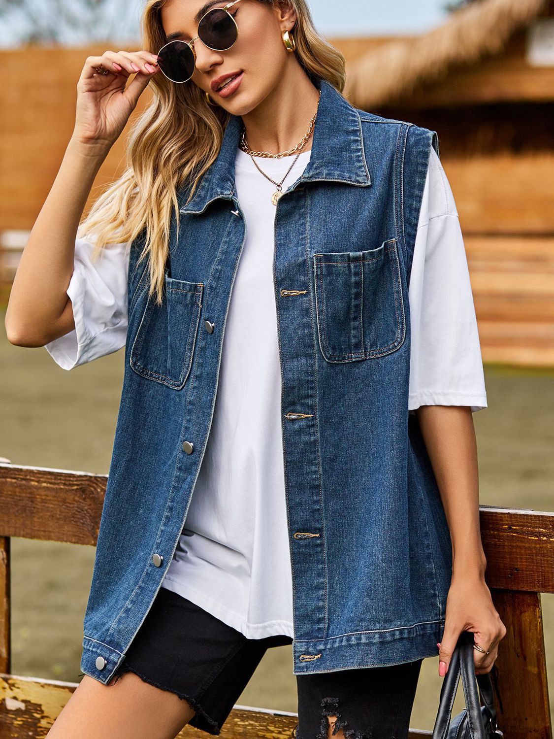 Button Down Denim Vest - Les secrets de Cath