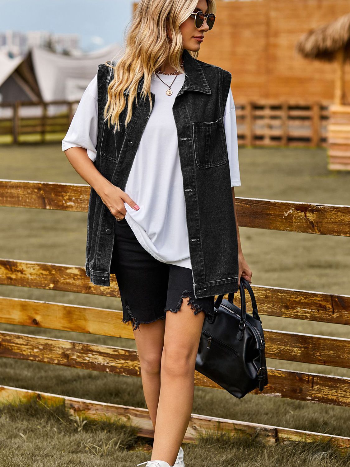 Button Down Denim Vest - Les secrets de Cath