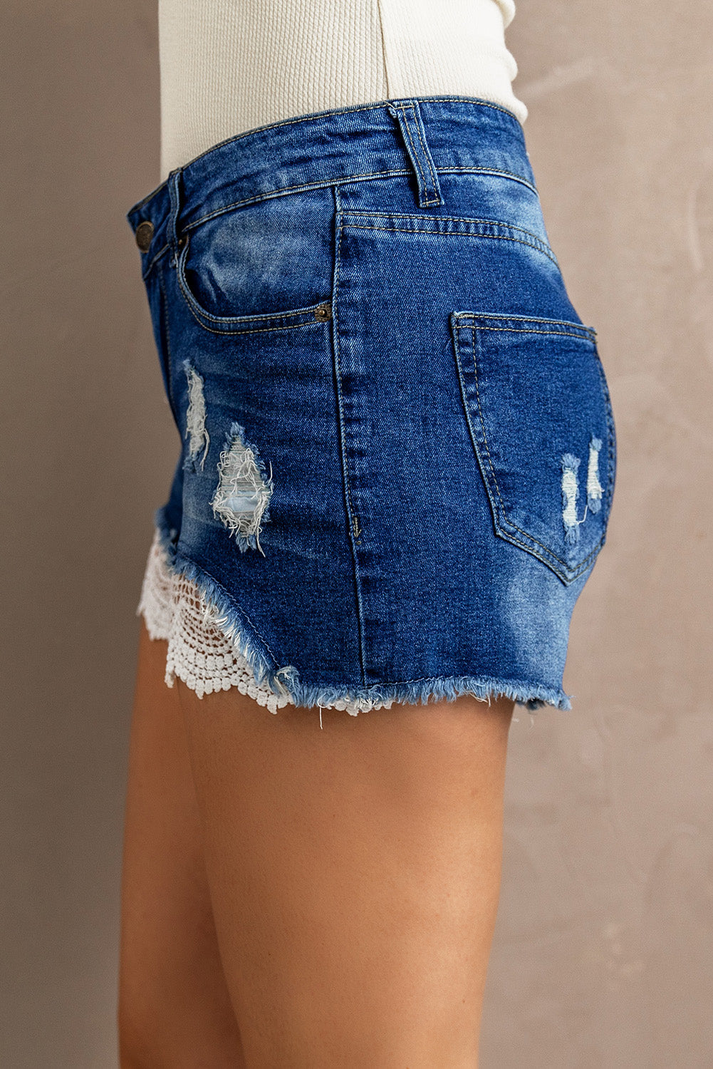 Spliced Lace Distressed Denim Shorts - Les secrets de Cath